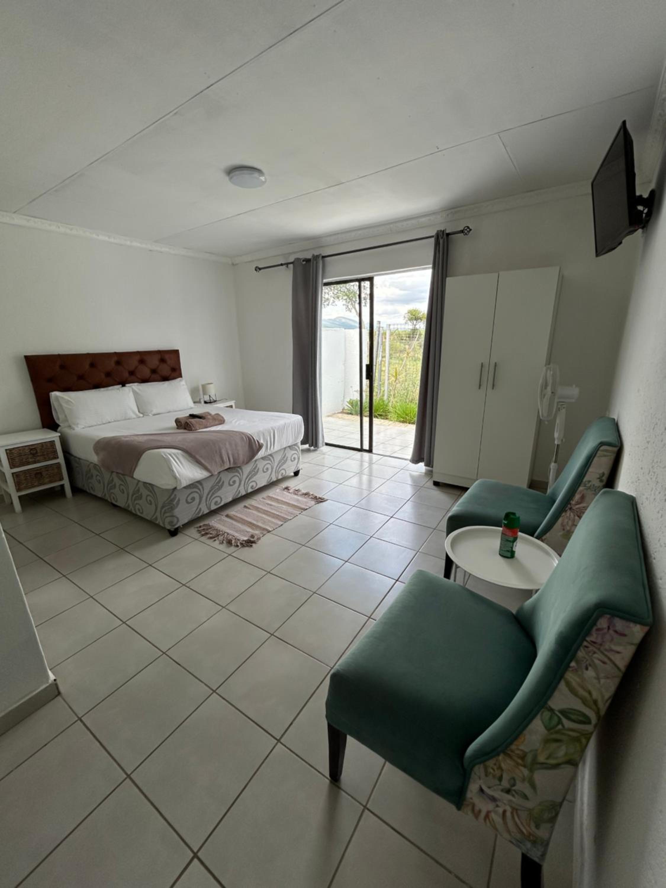 Deluxe Double or Twin Room photo 3