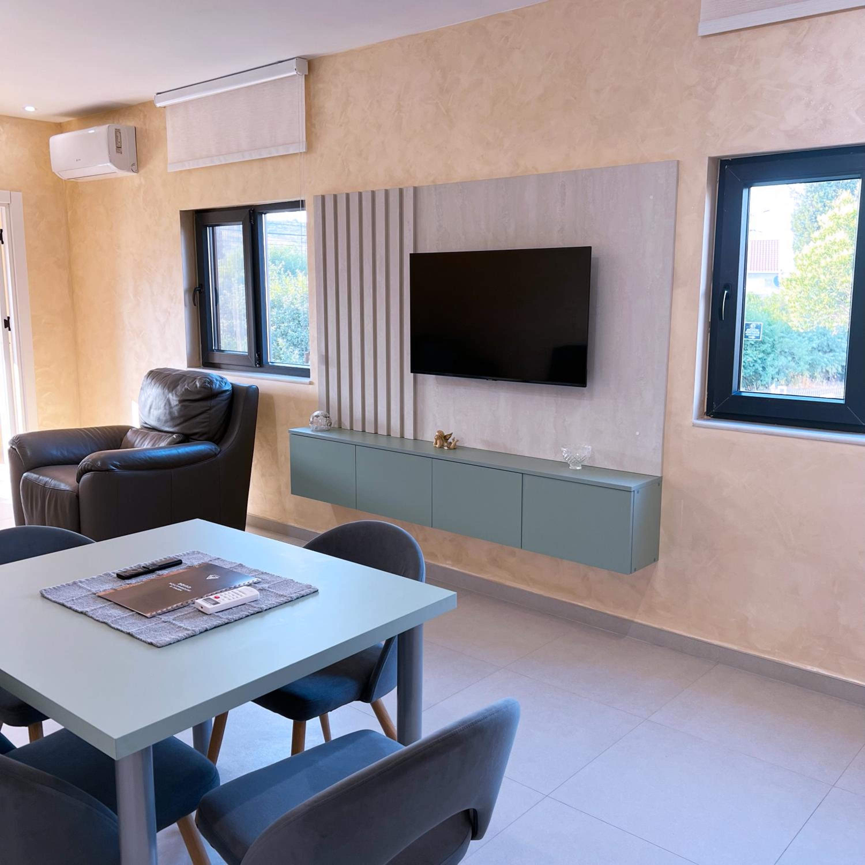 One-Bedroom Apartment with Terrace photo 3