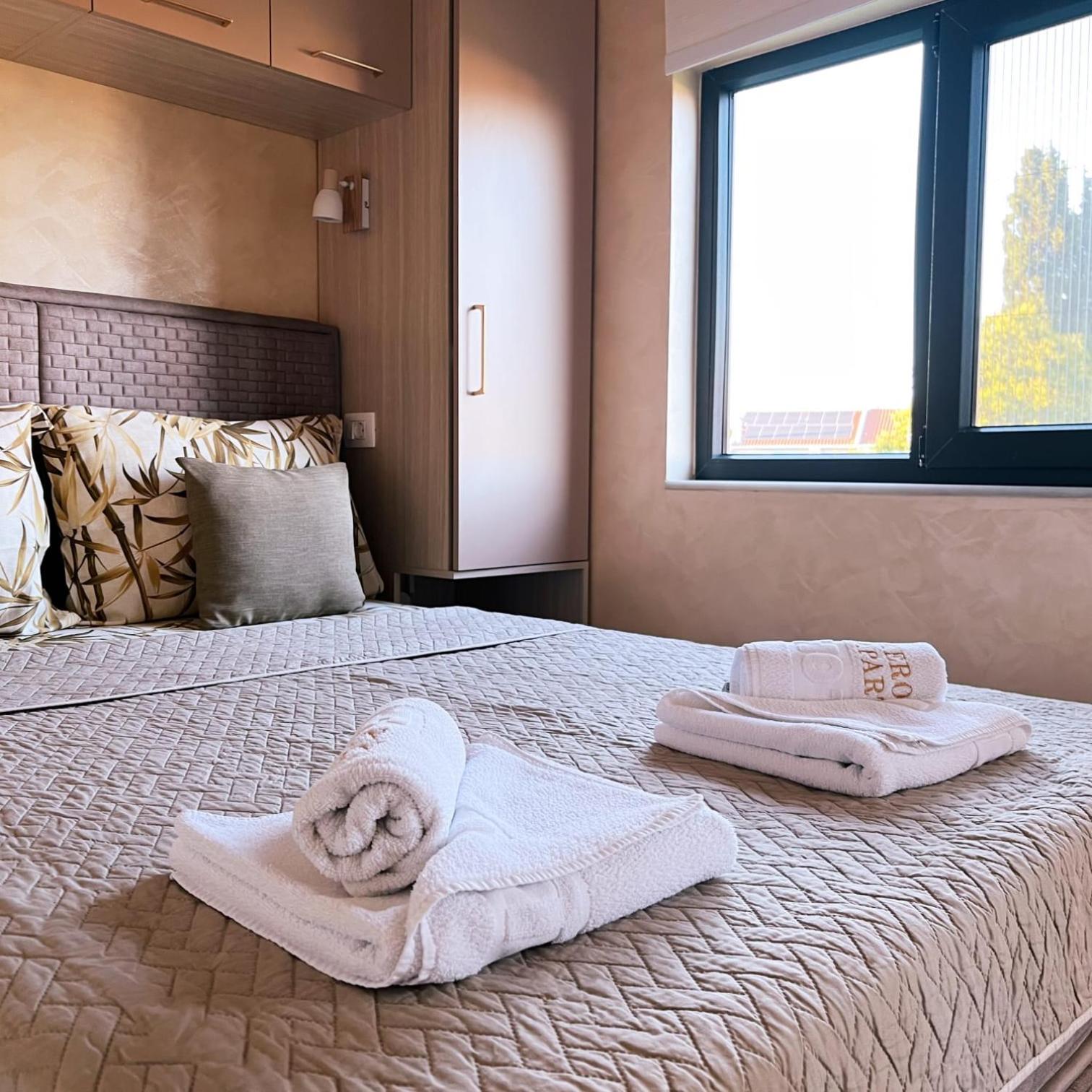 One-Bedroom Apartment with Garden photo 2