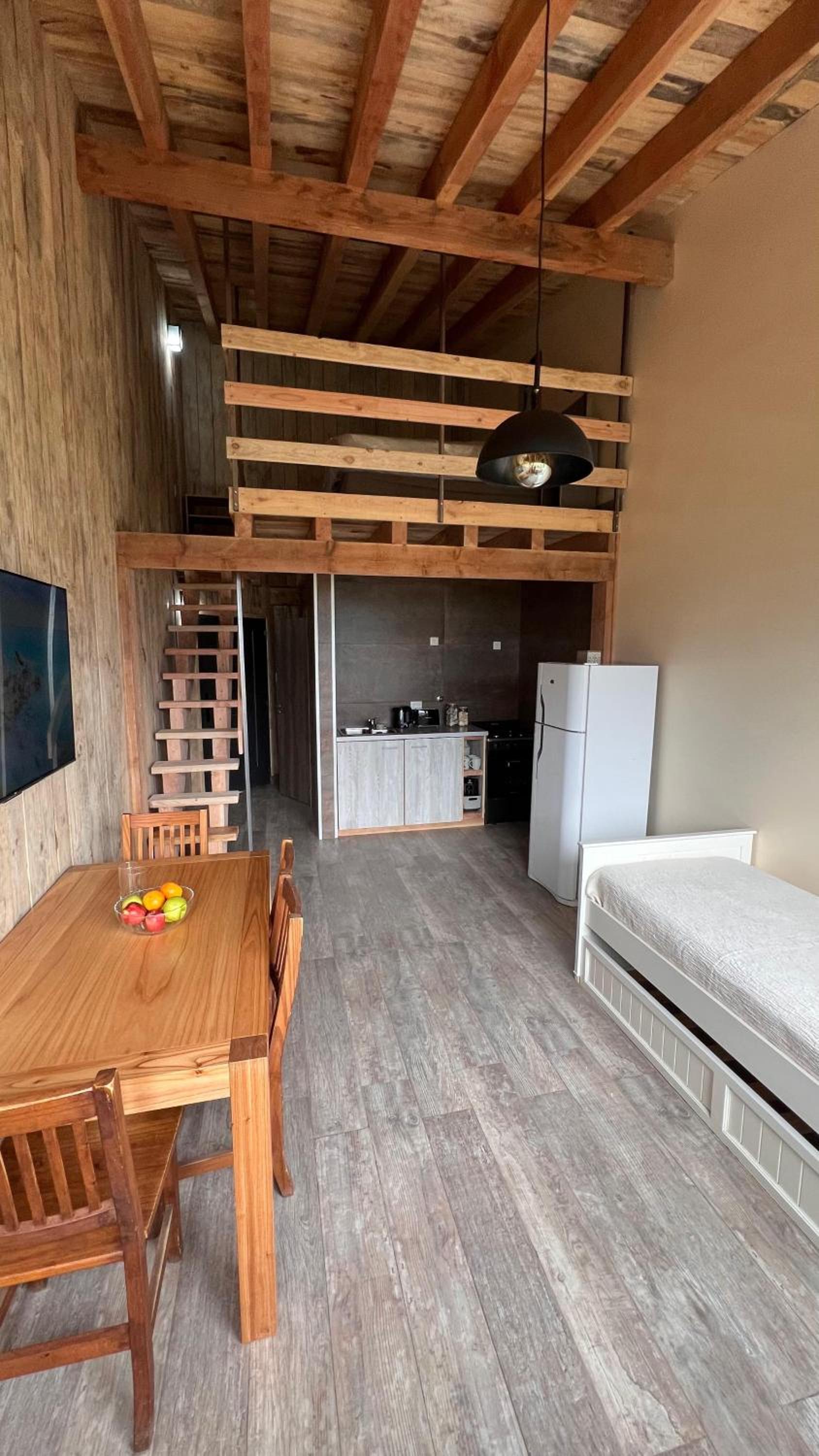 One-Bedroom Apartment with Lake View photo 3