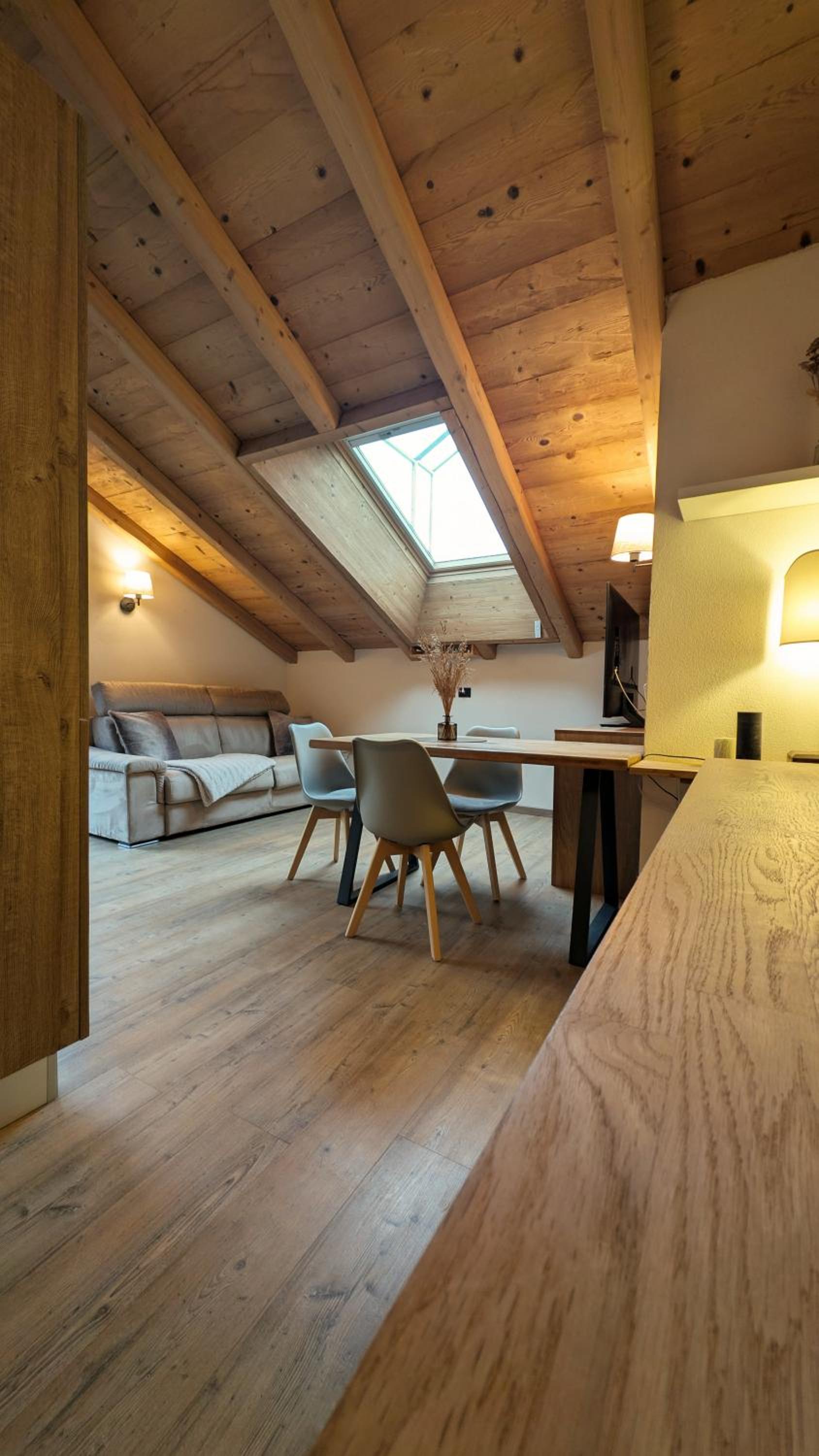 One-Bedroom Apartment with Balcony photo 1