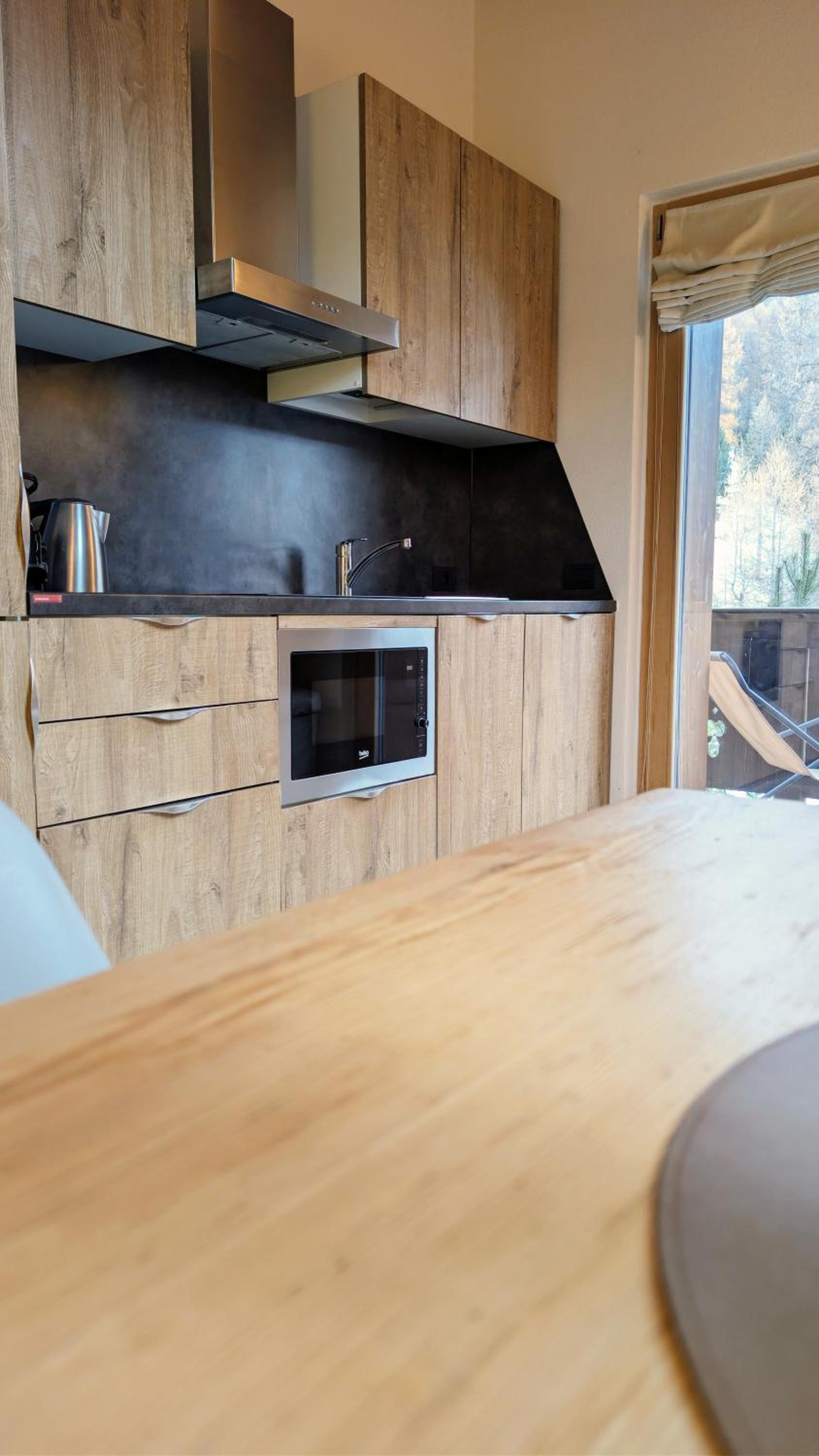 One-Bedroom Apartment with Balcony photo 2
