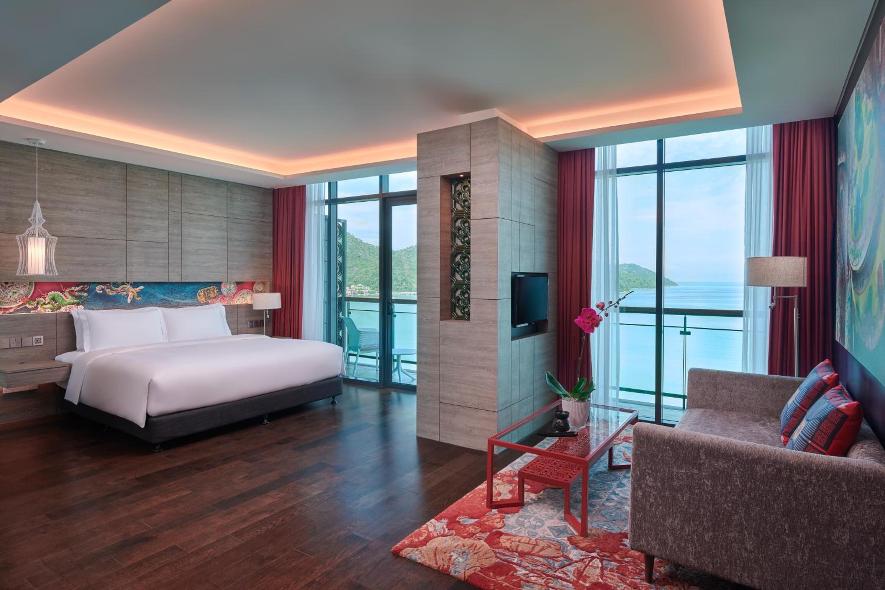 Grand Deluxe Seaview Suite - Photo 1