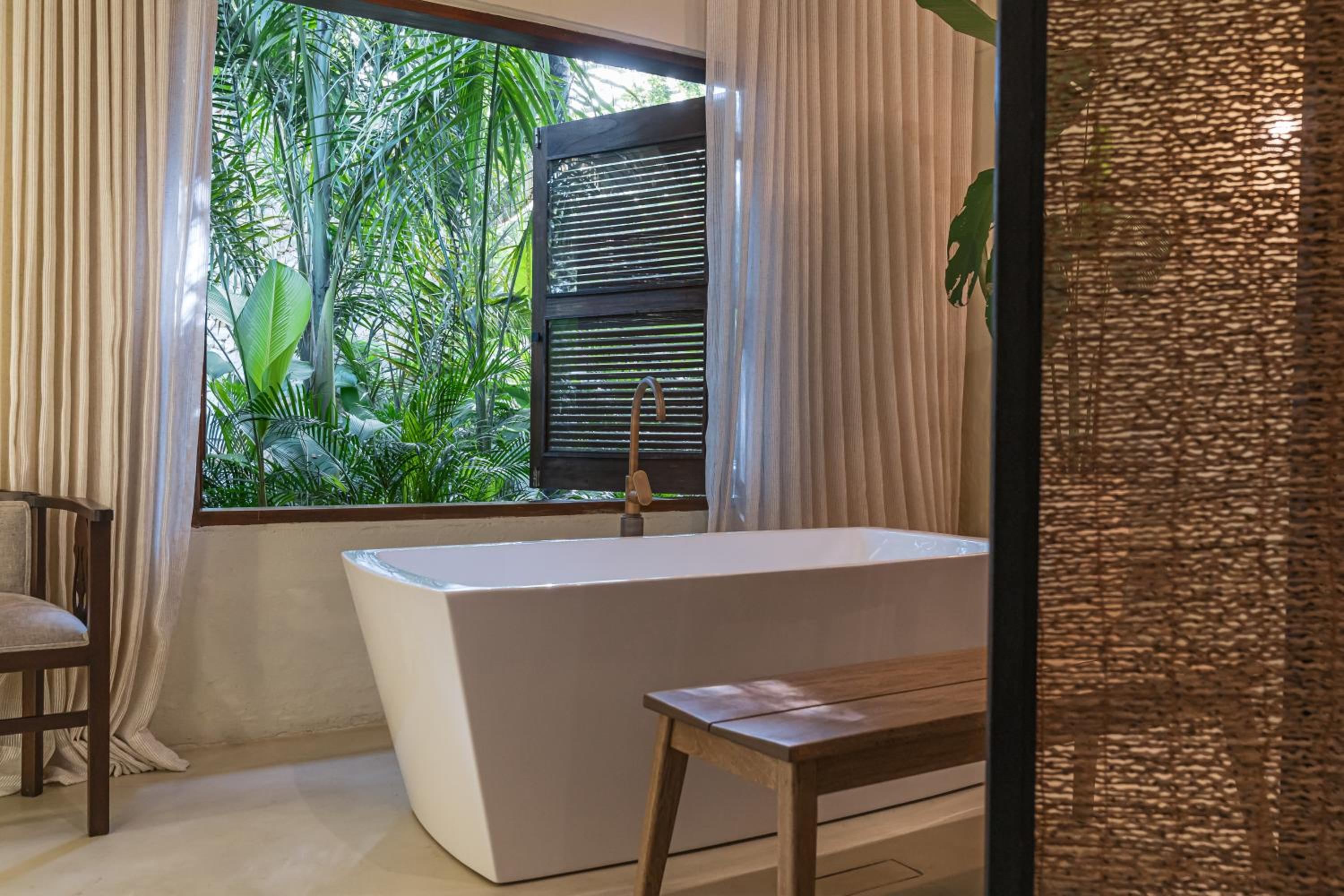 Suite with Spa Bath