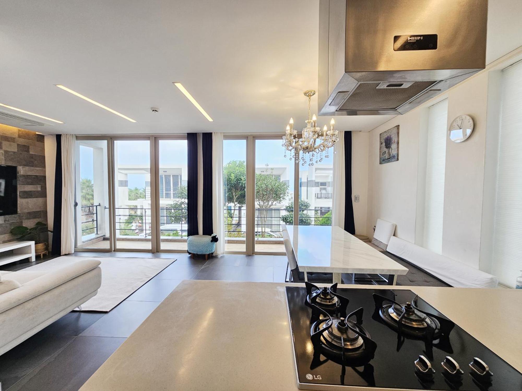 Deluxe Suite with Sea View