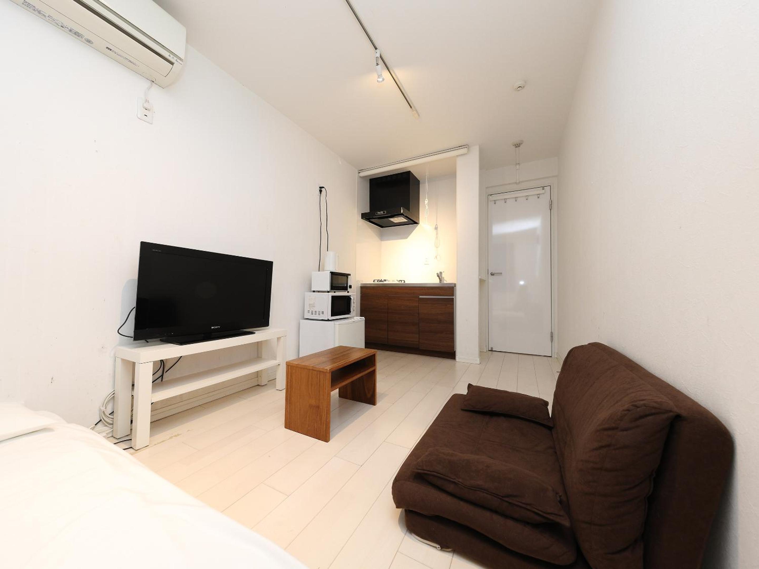 One-Bedroom Apartment photo 1