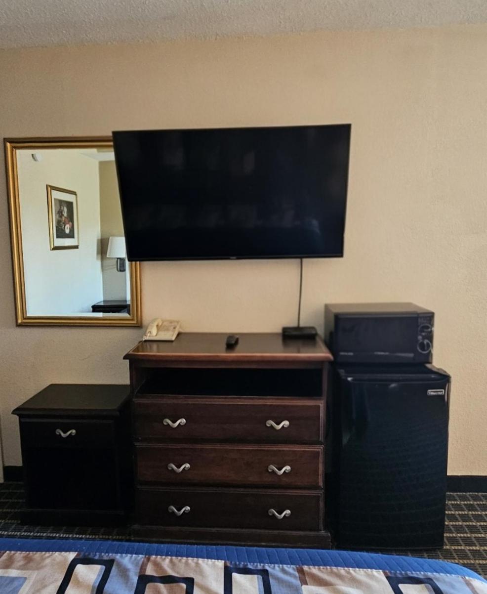 King Room - Disability Access photo 2
