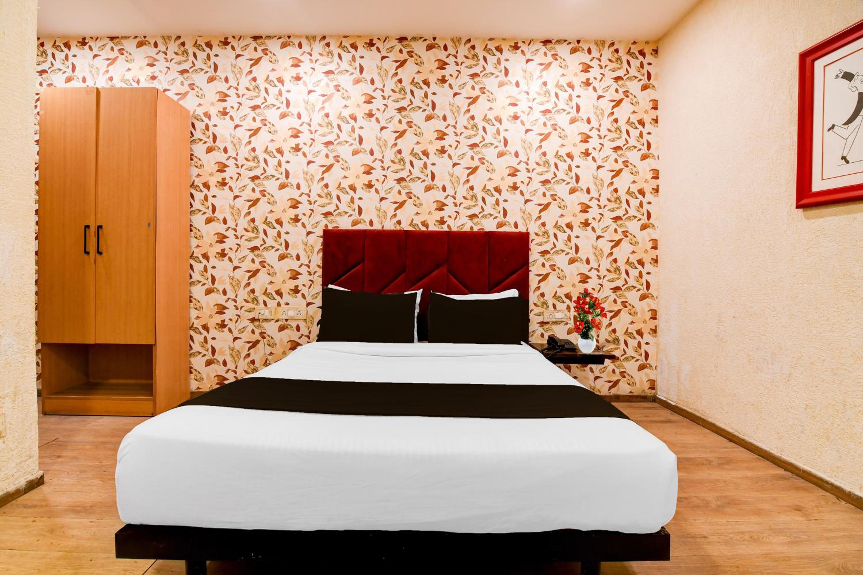 Deluxe Double Room photo 2