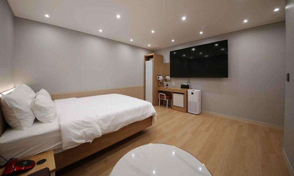 Queen Room with Spa Bath photo 2