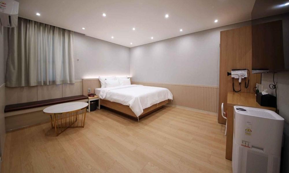 Queen Room with Spa Bath photo 3
