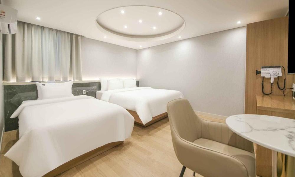 Superior Twin Room photo 3