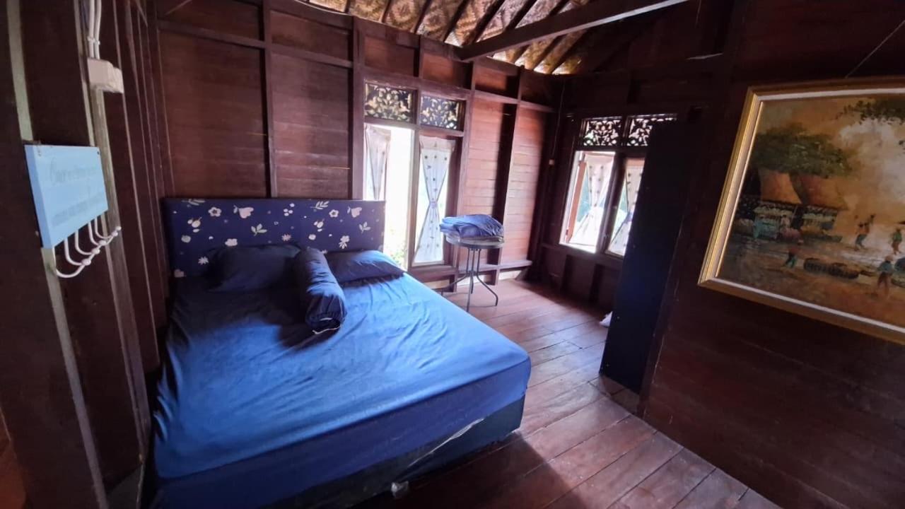 Family Room - Photo 3