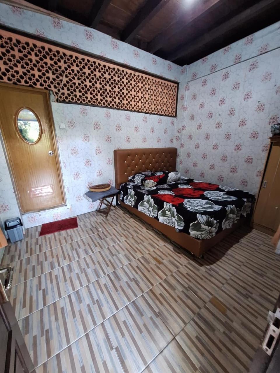 Family Room - Photo 4