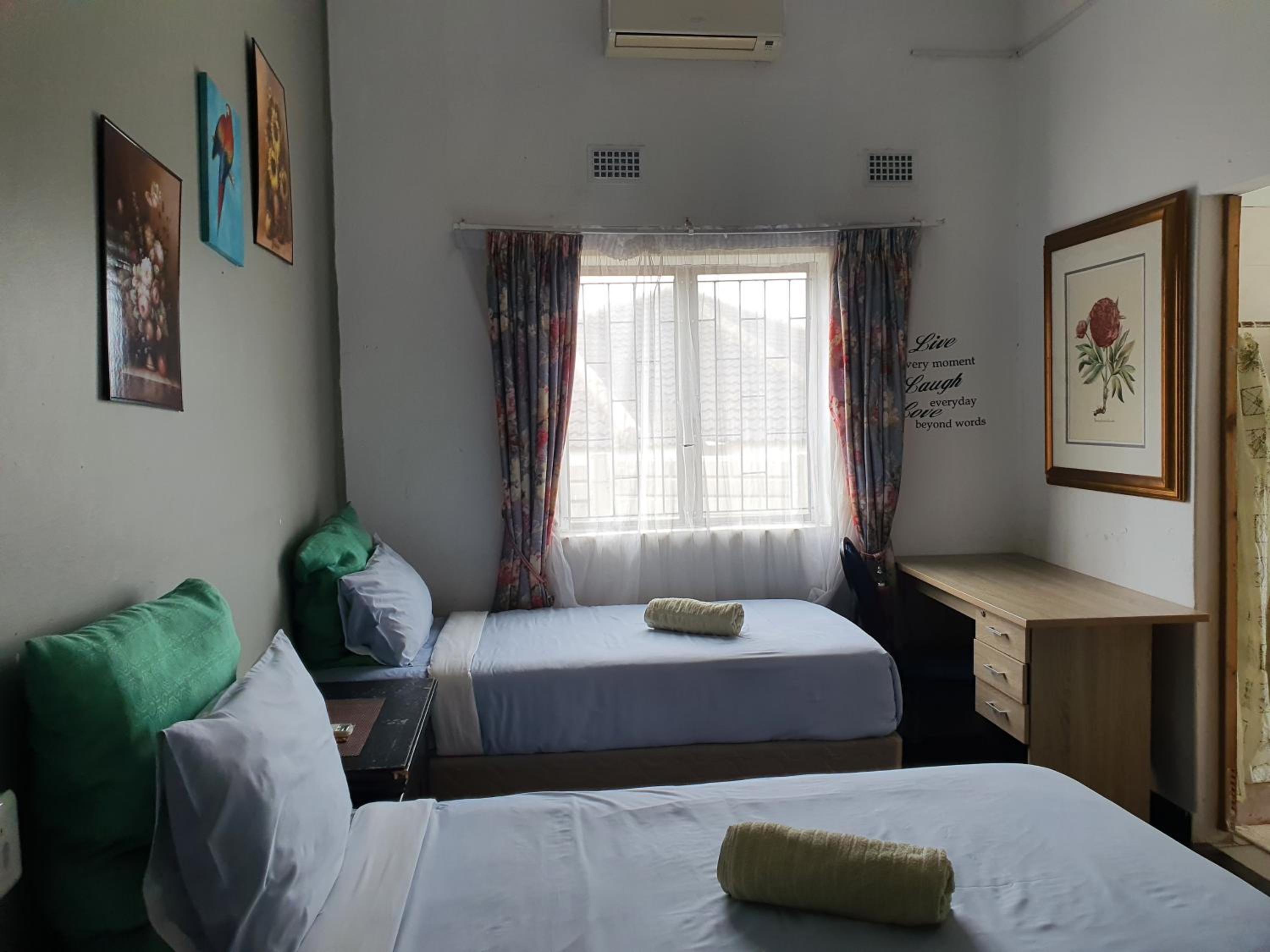 Economy Quadruple Room photo 3