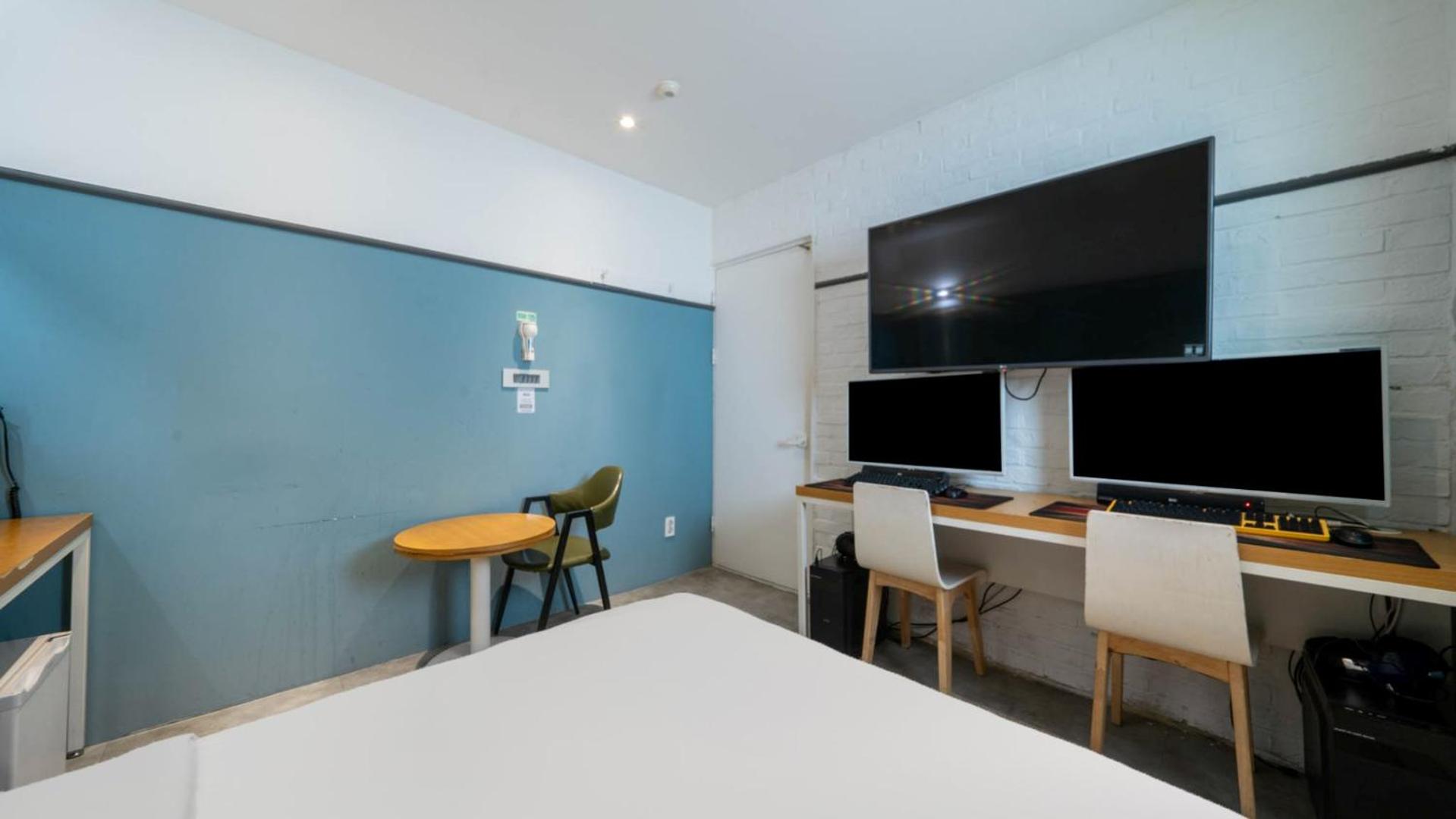 Double Room - Photo 5