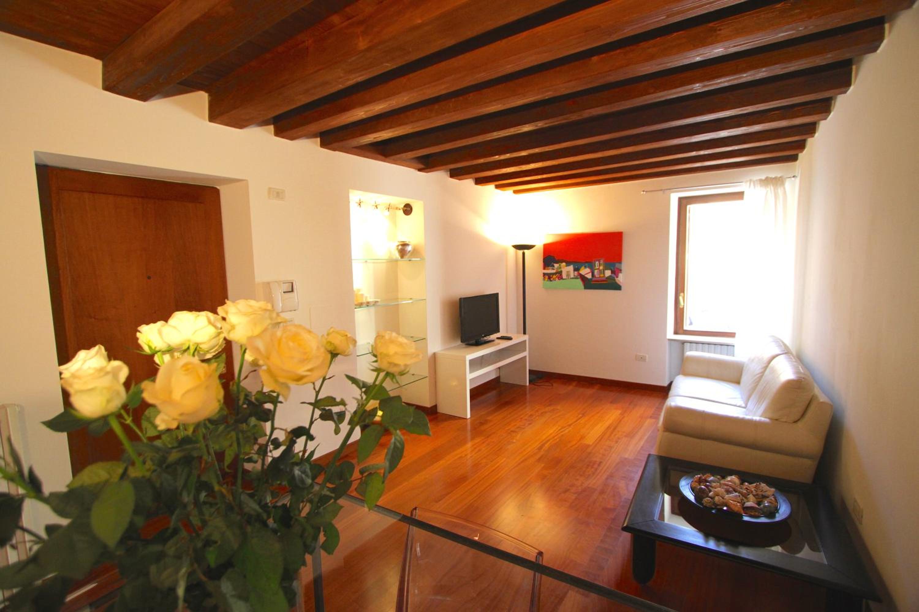Superior One-Bedroom Apartment