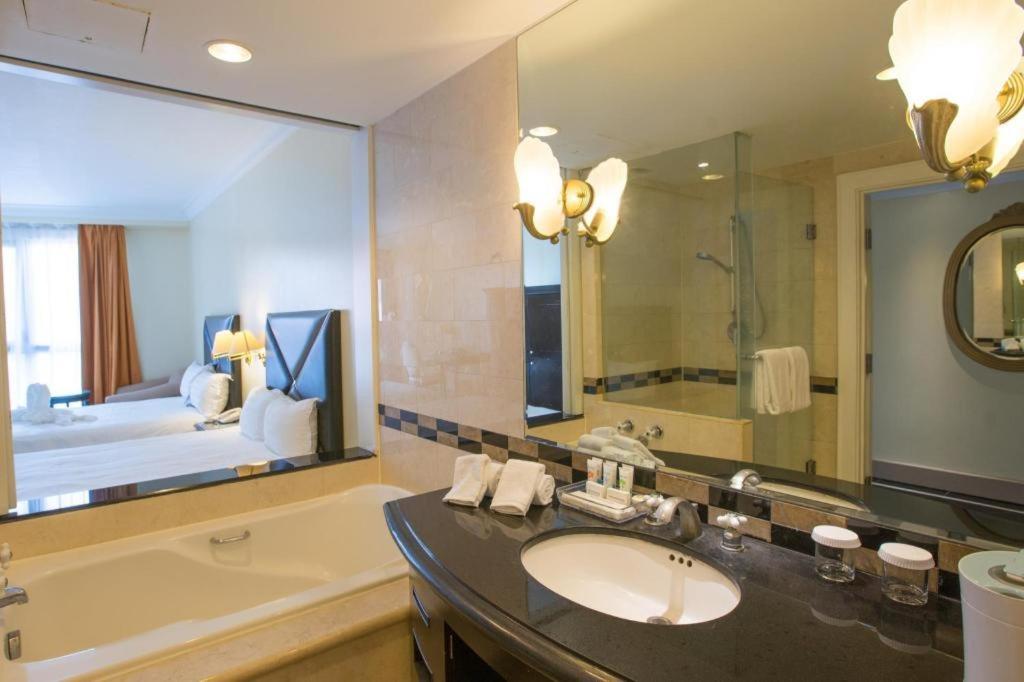 Twin Room with View
