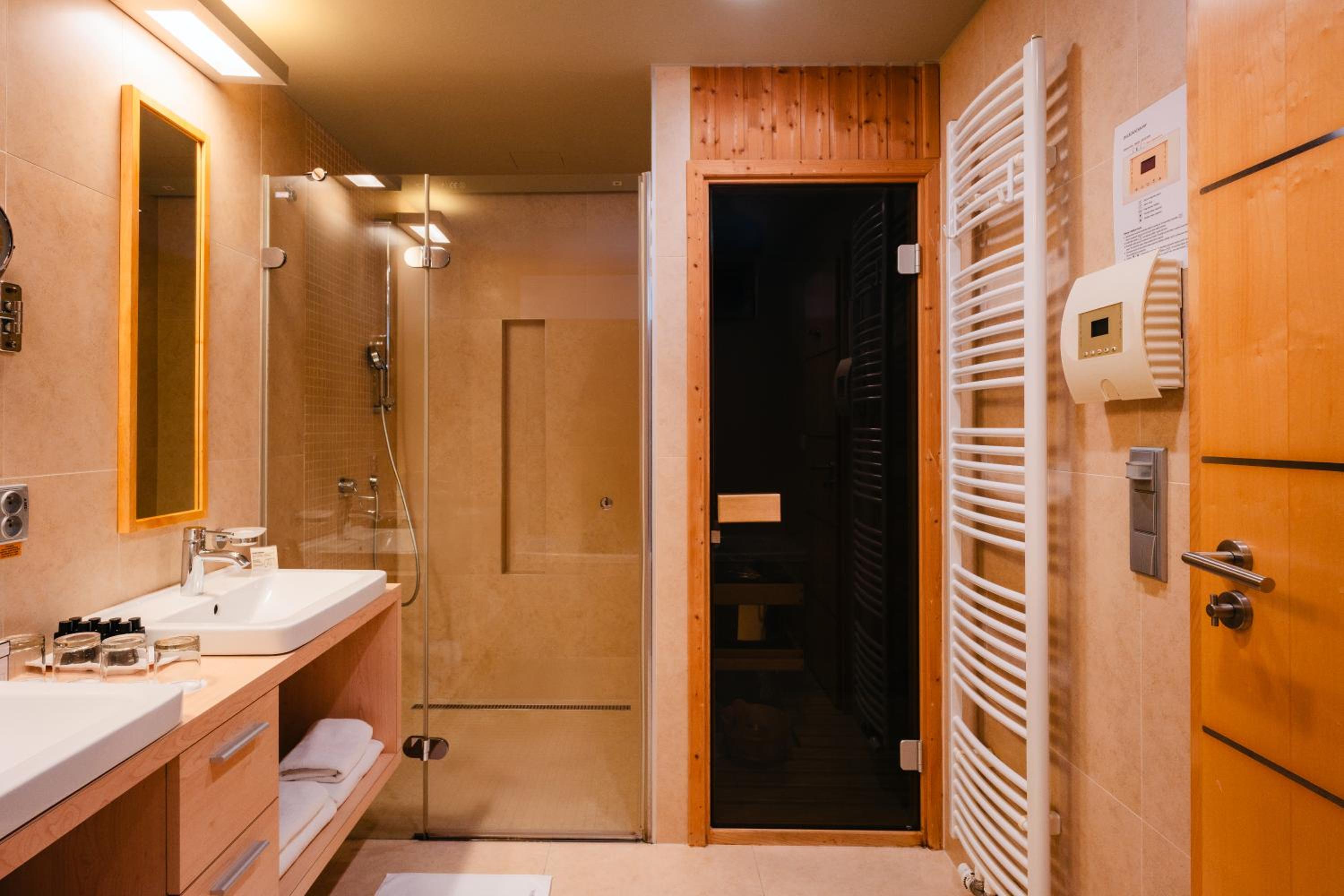 Suite with Sauna photo 3