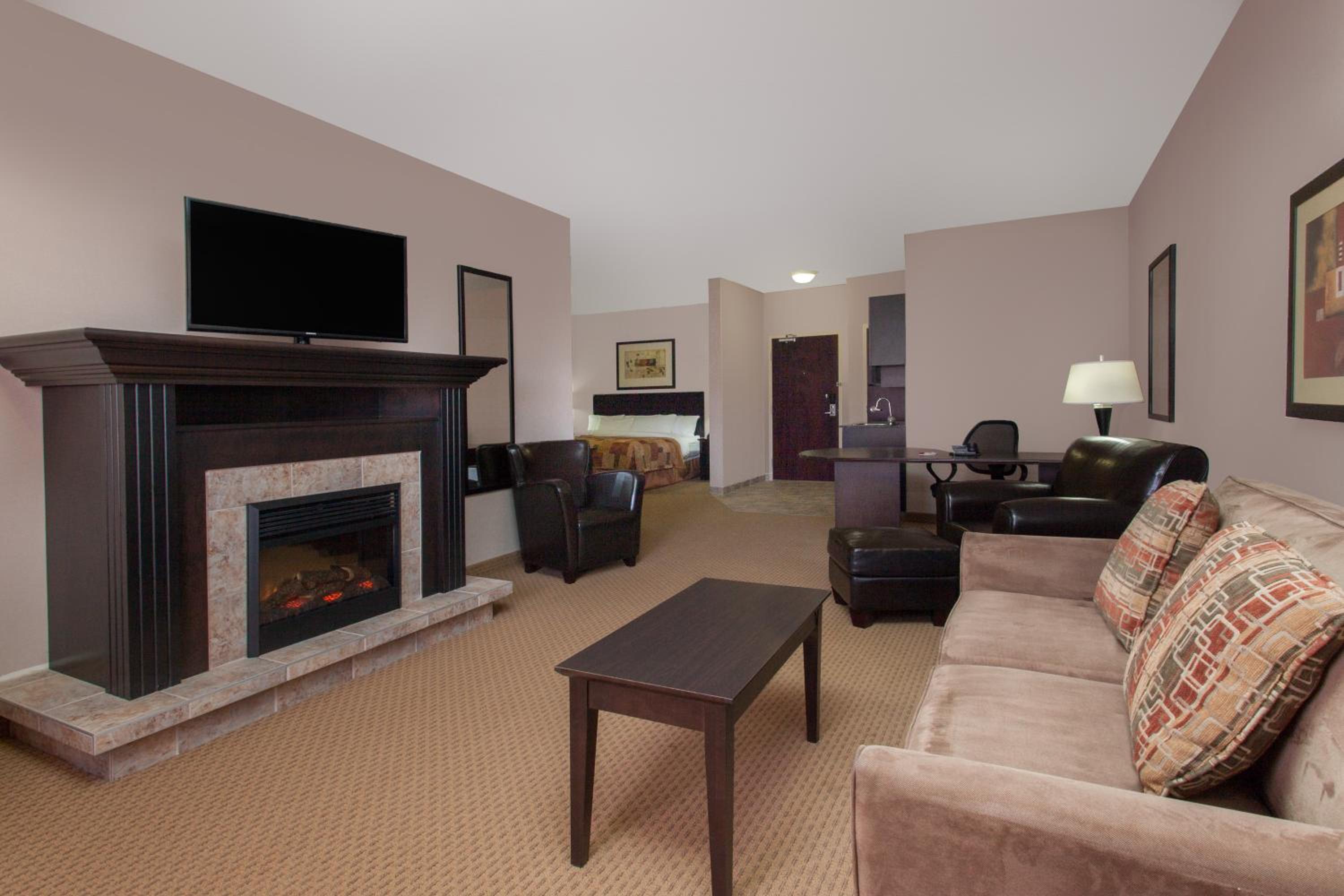 Deluxe King Suite with Sofa Bed - Photo 1
