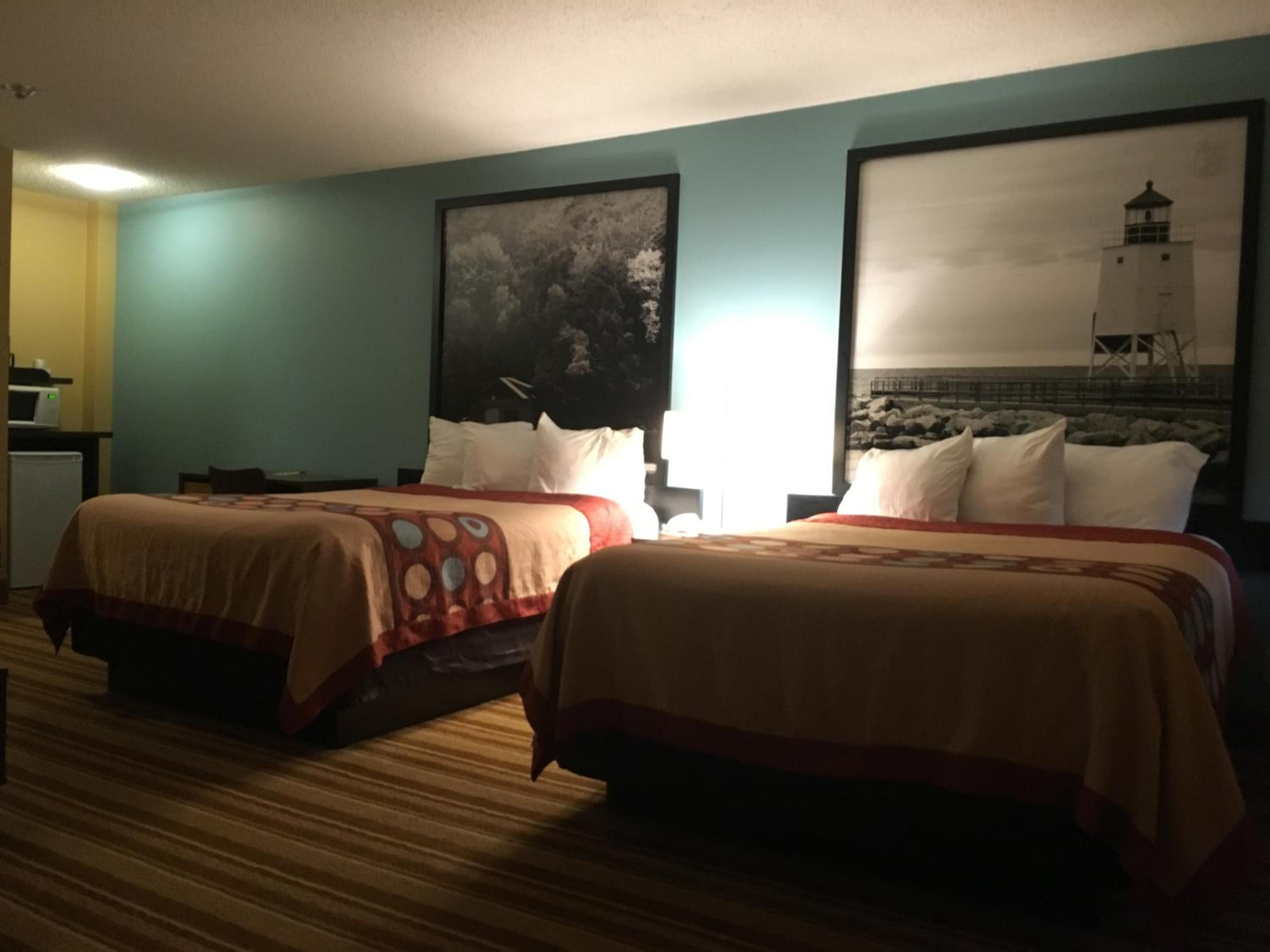 Queen Studio Suite With Two Queen Beds - Ground Floor/Non-Smoking - Photo 6