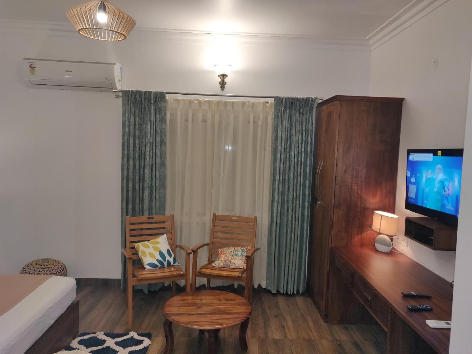 One-Bedroom Suite - Photo 3