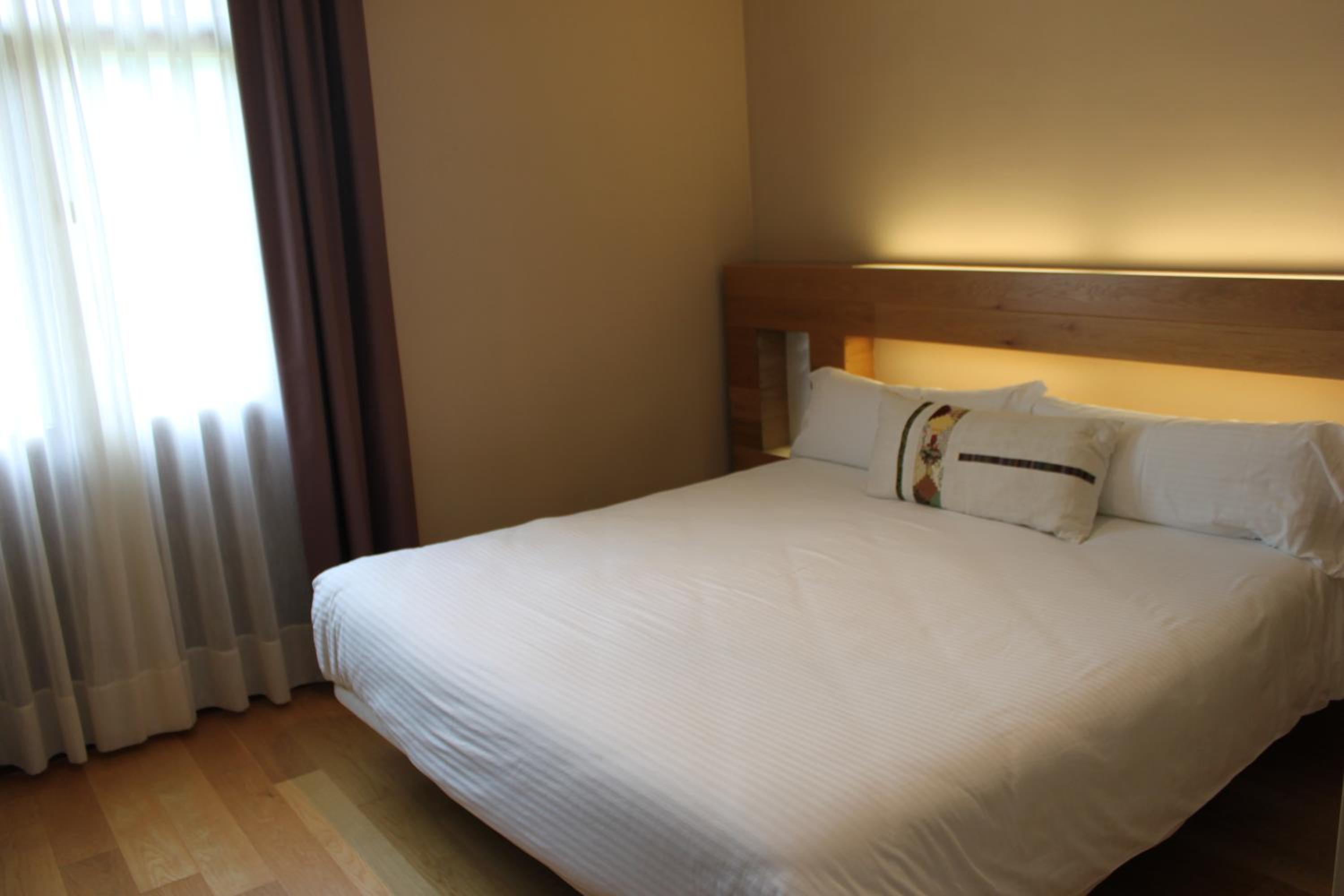 Double or Twin Room - Photo 16