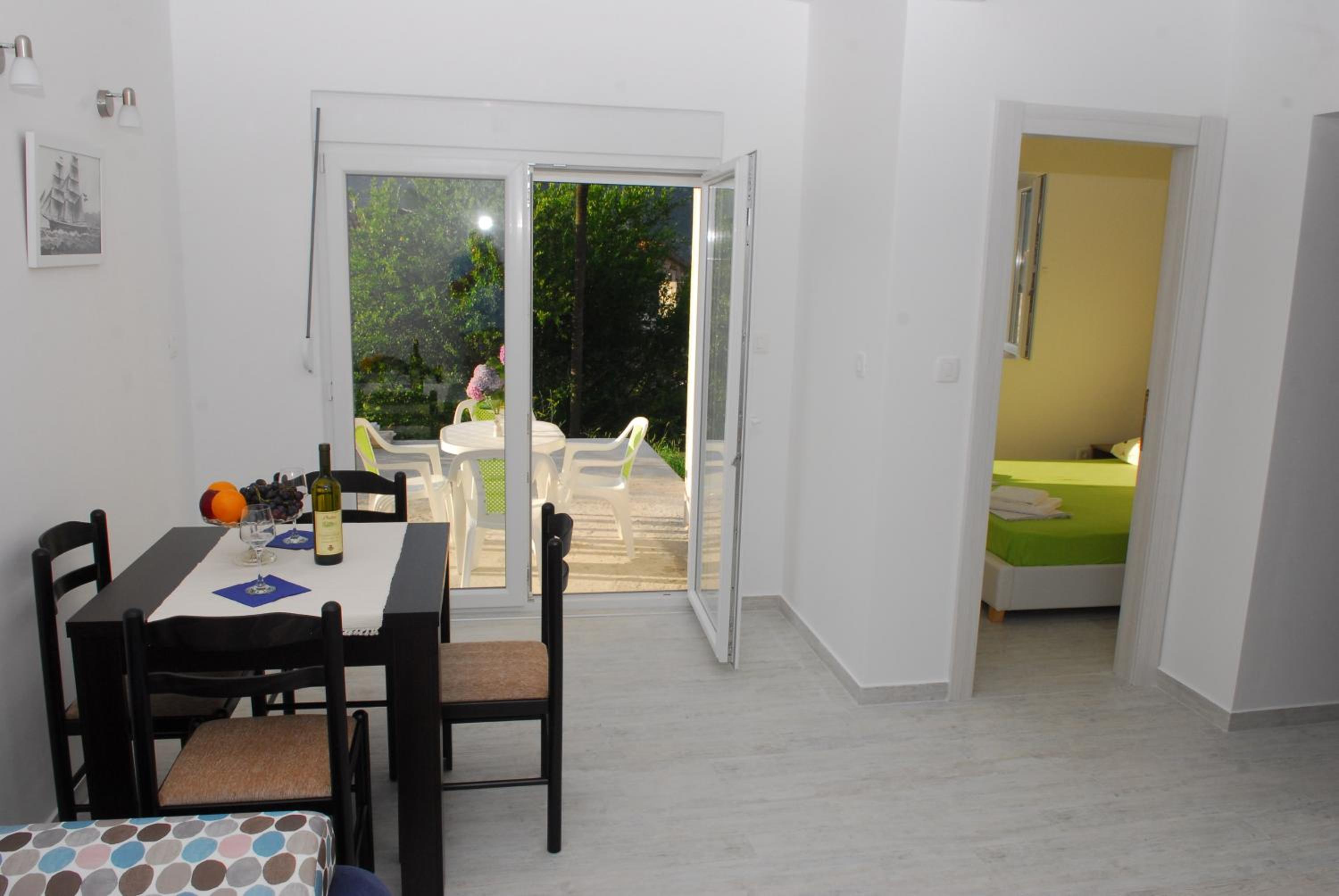 One-Bedroom Apartment with Sea View and Terrace photo 1