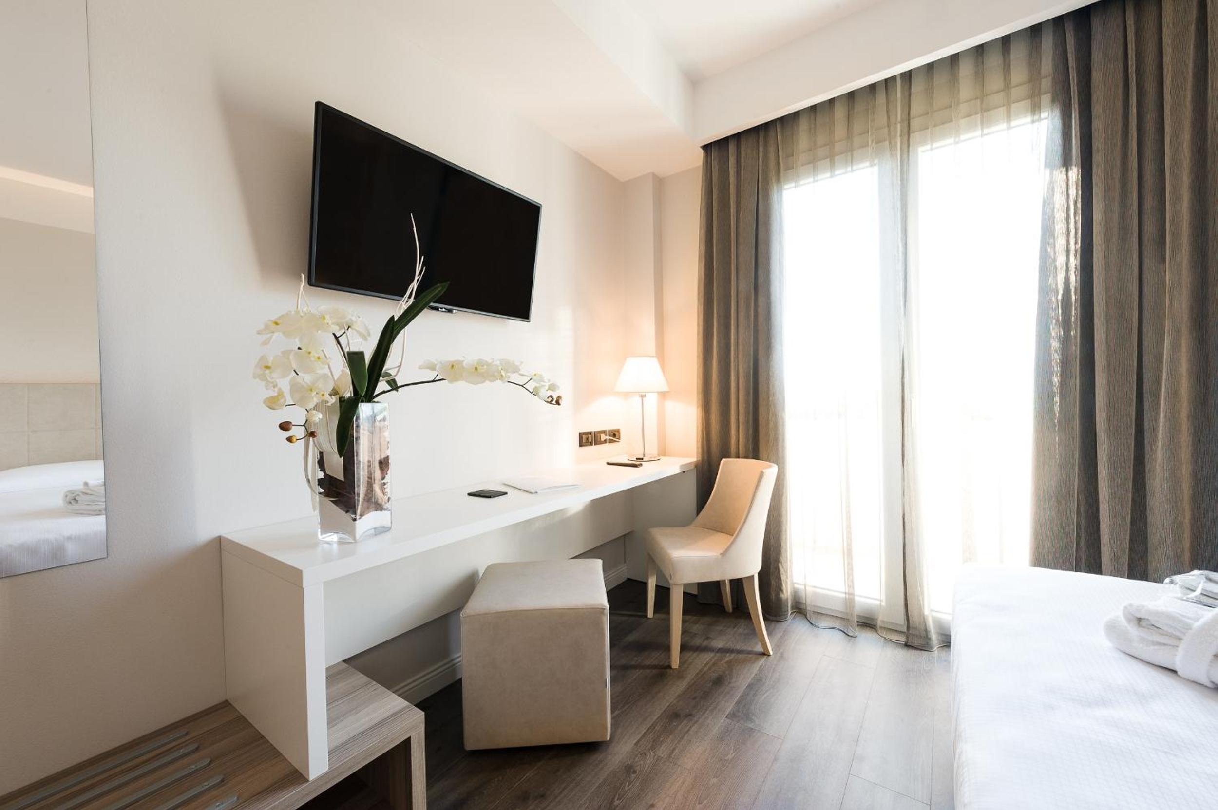 Superior Double or Twin Room - Photo 6