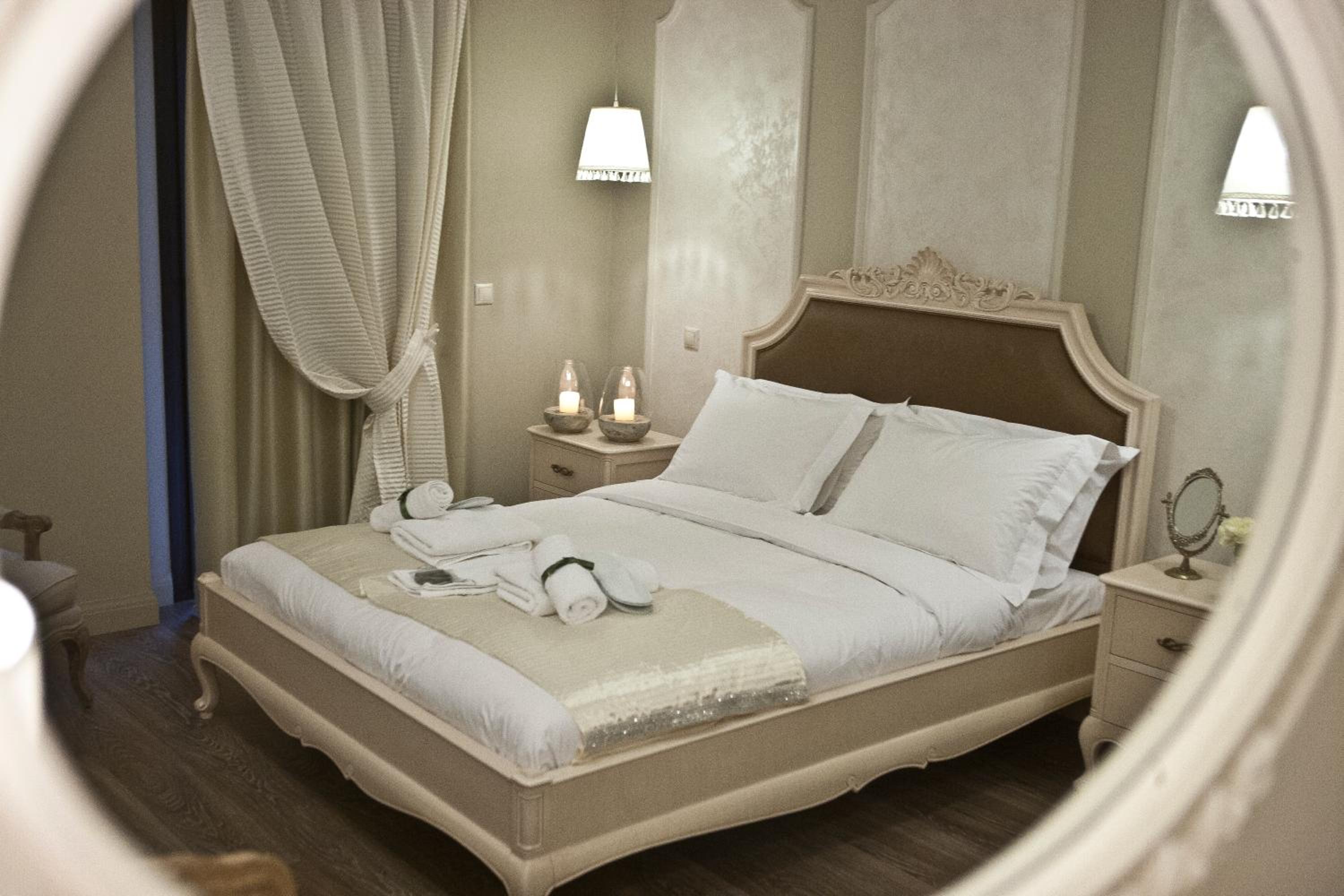 Double Room - Photo 7
