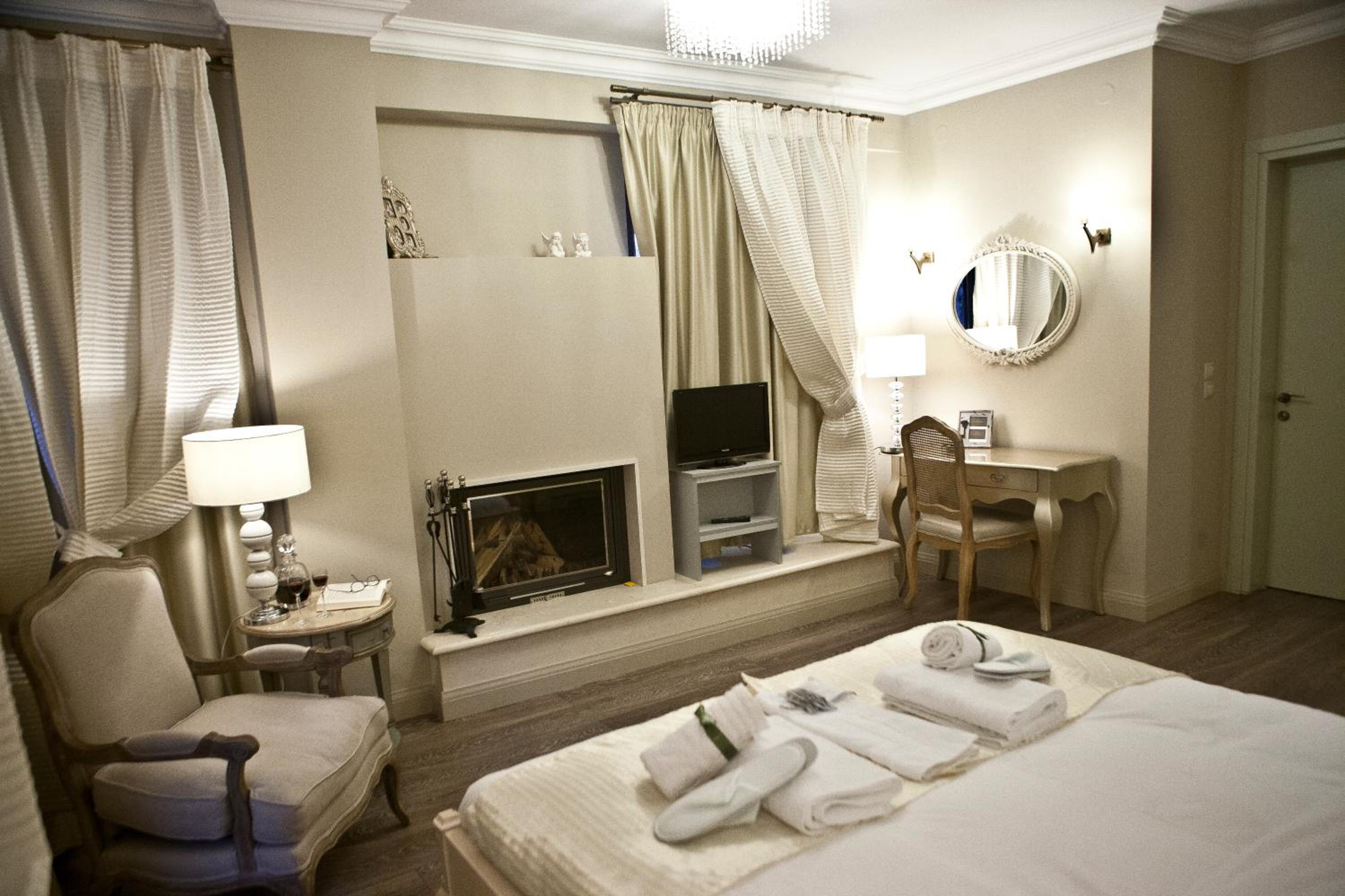 Double Room - Photo 2