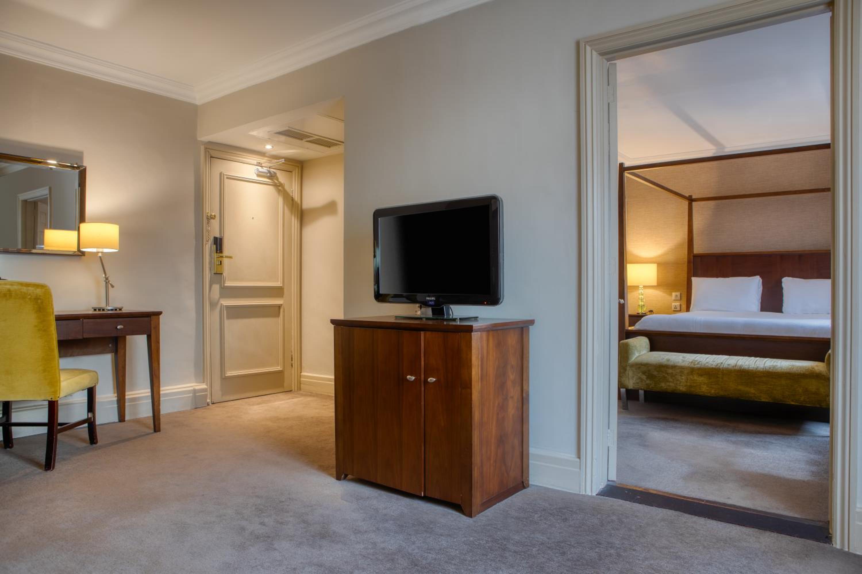 Deluxe Suite - Photo 4