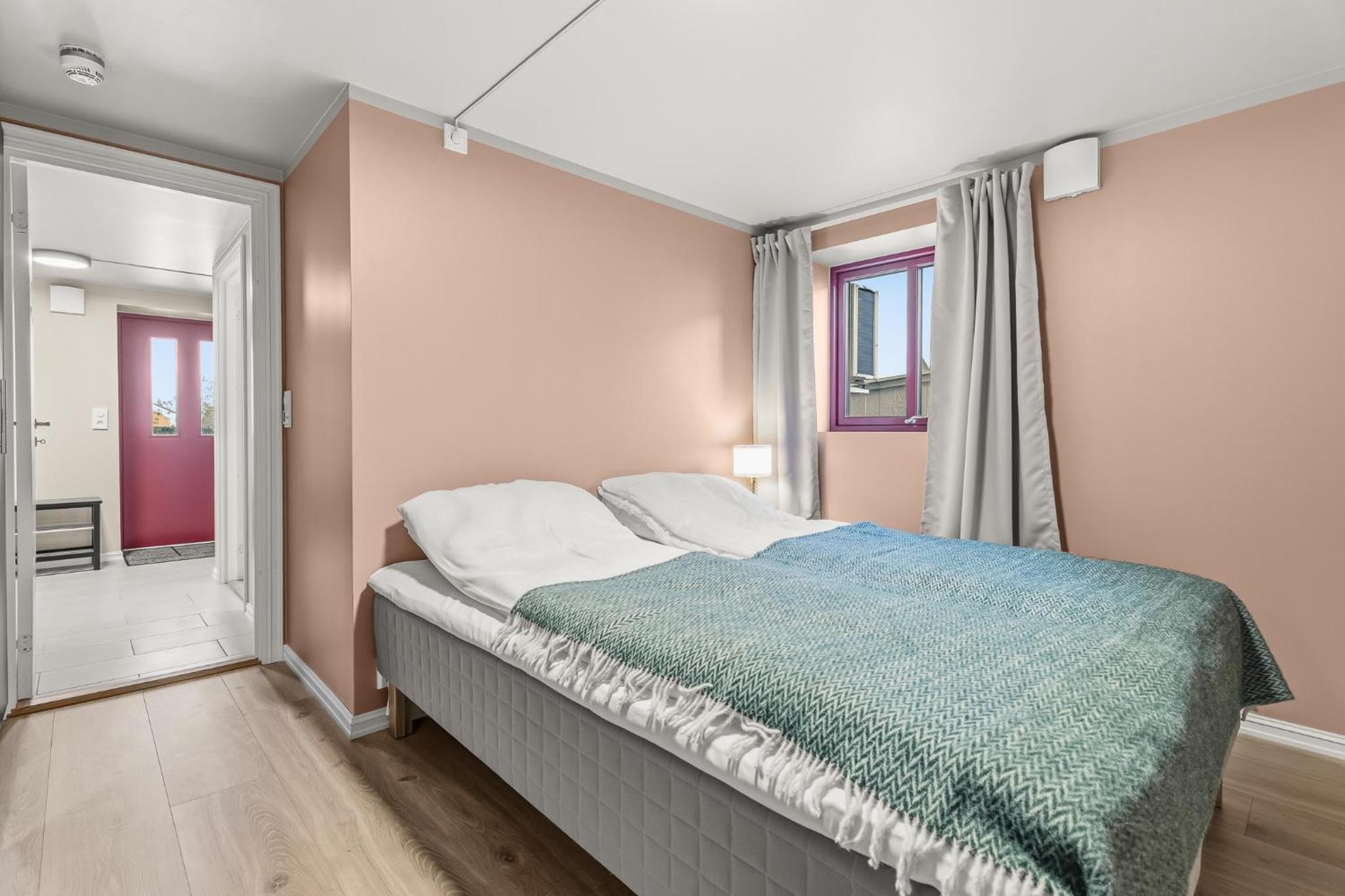 Two-Bedroom Deluxe Apartment - Photo 5