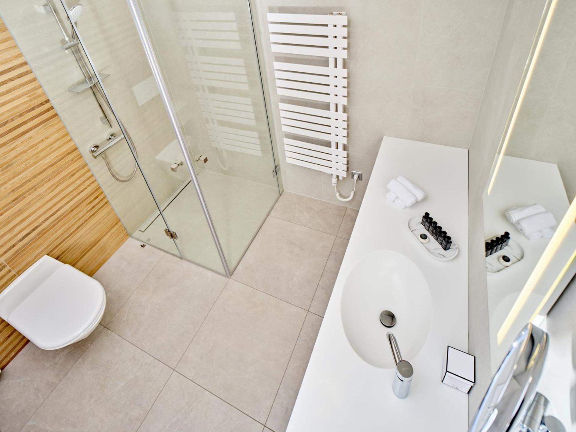 Standard Double or Twin Room photo 3