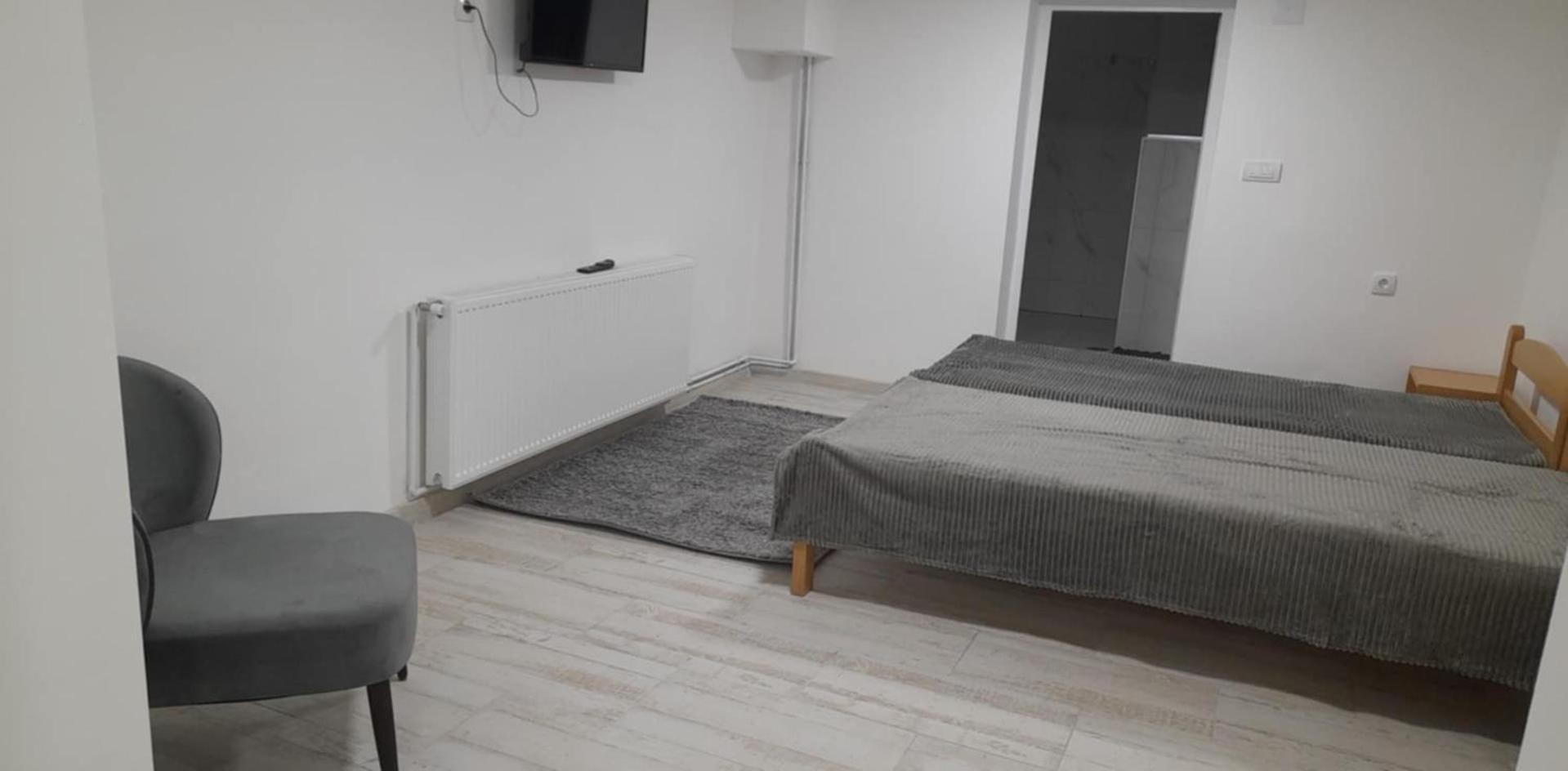 One-Bedroom Apartment with Garden photo 2