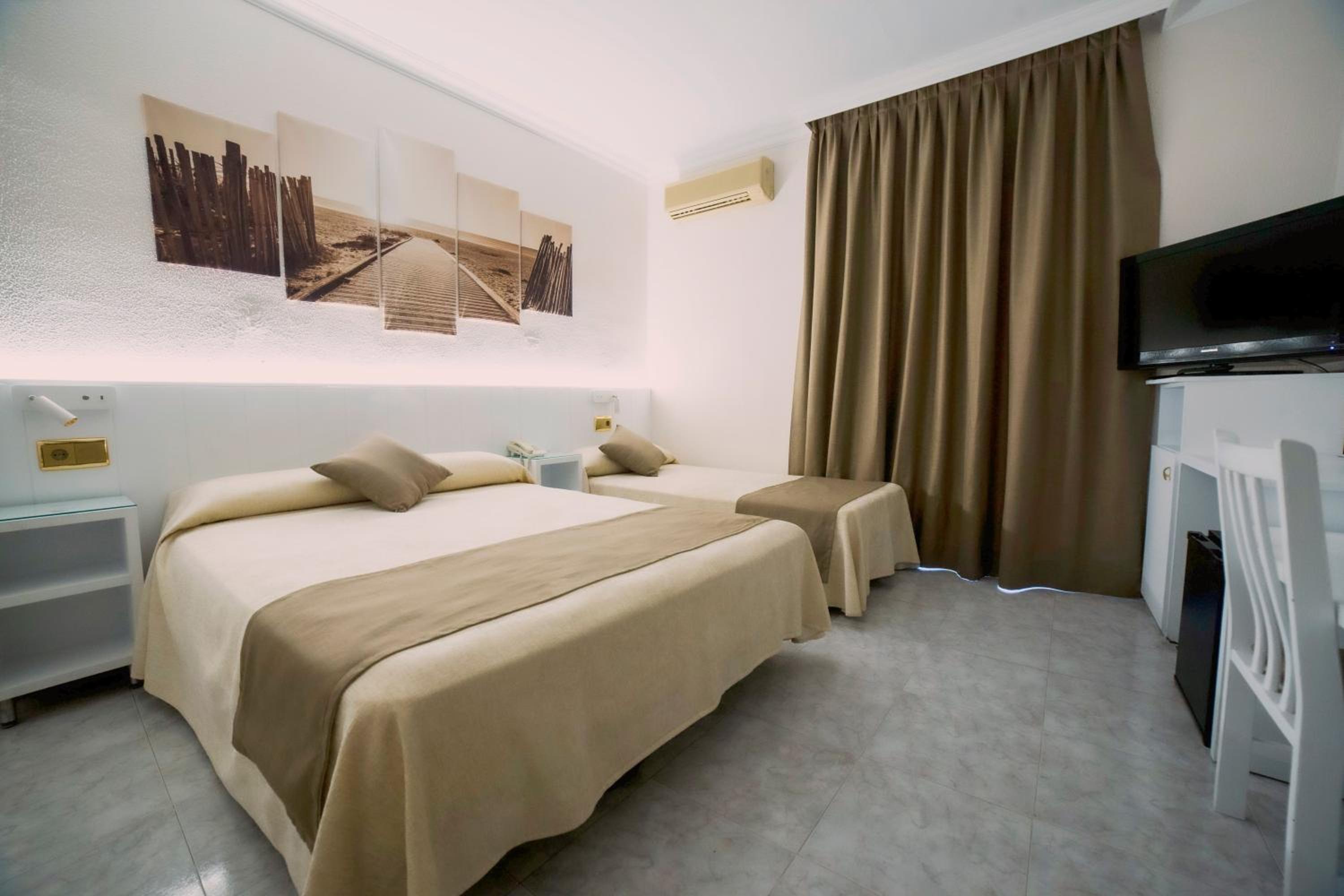 Triple Room with Balcony
