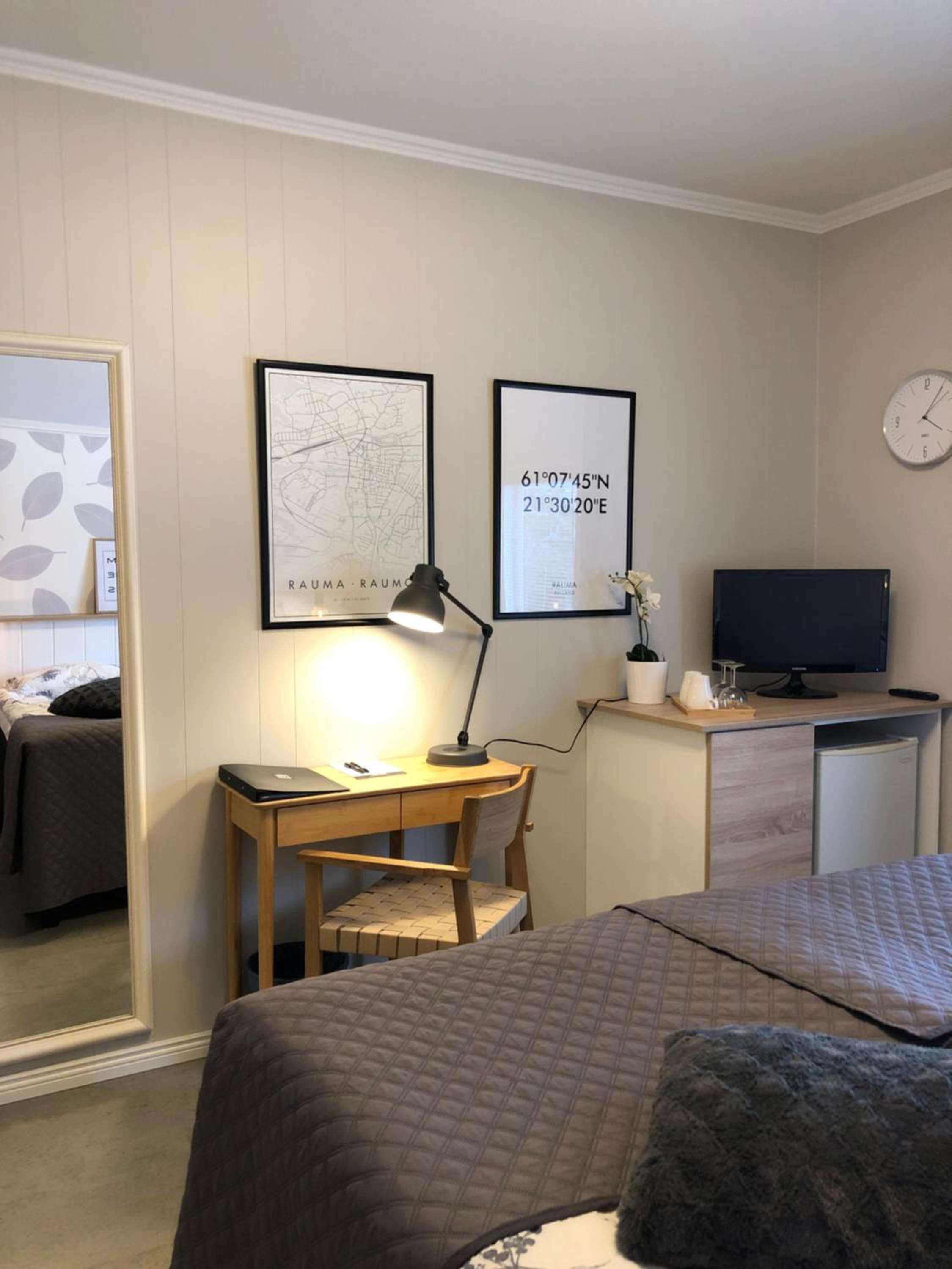 Double Room with Private Bathroom - Photo 9