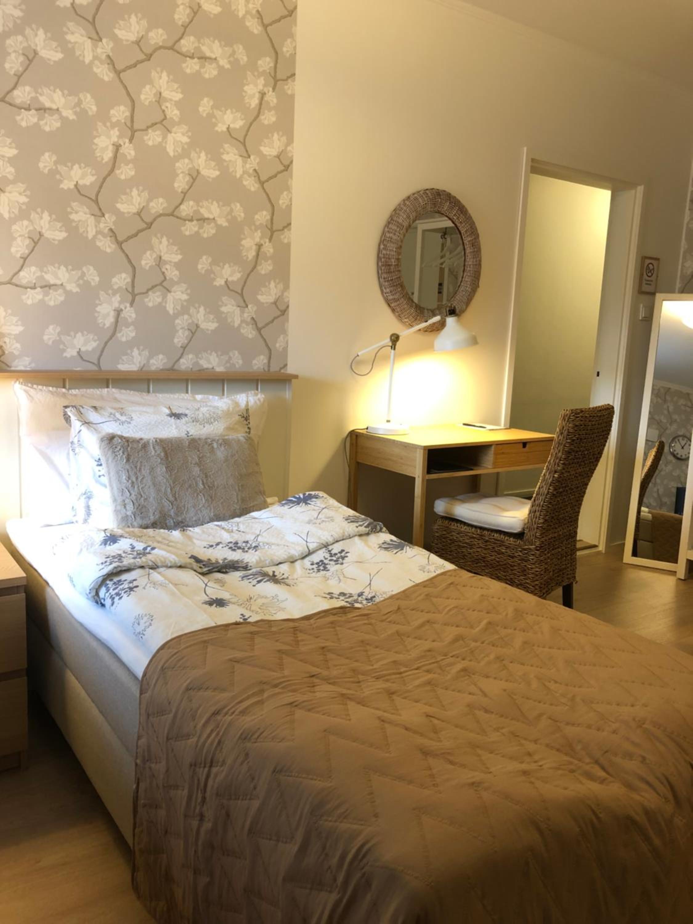 Double Room with Private Bathroom - Photo 1