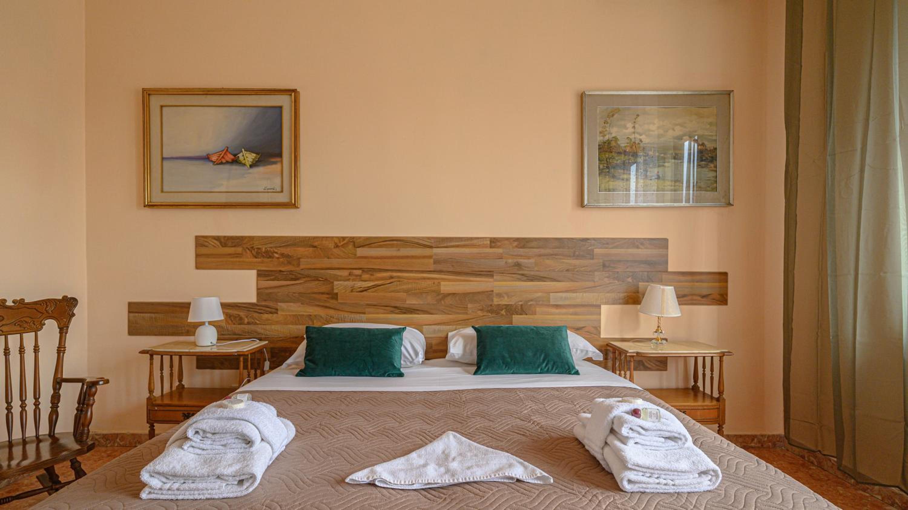 Three-Bedroom Apartment with Balcony