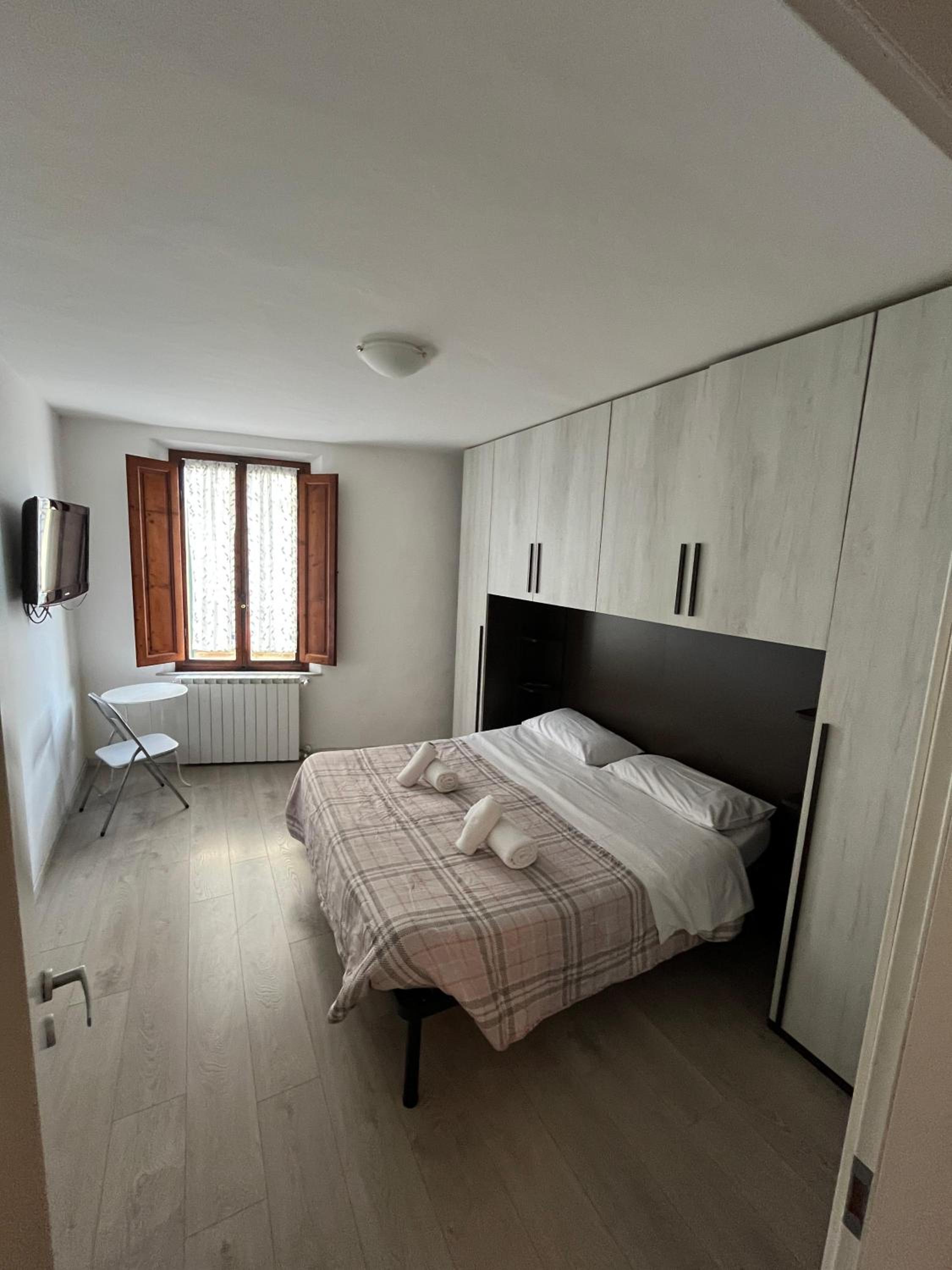 Standard Double Room with Shared Bathroom