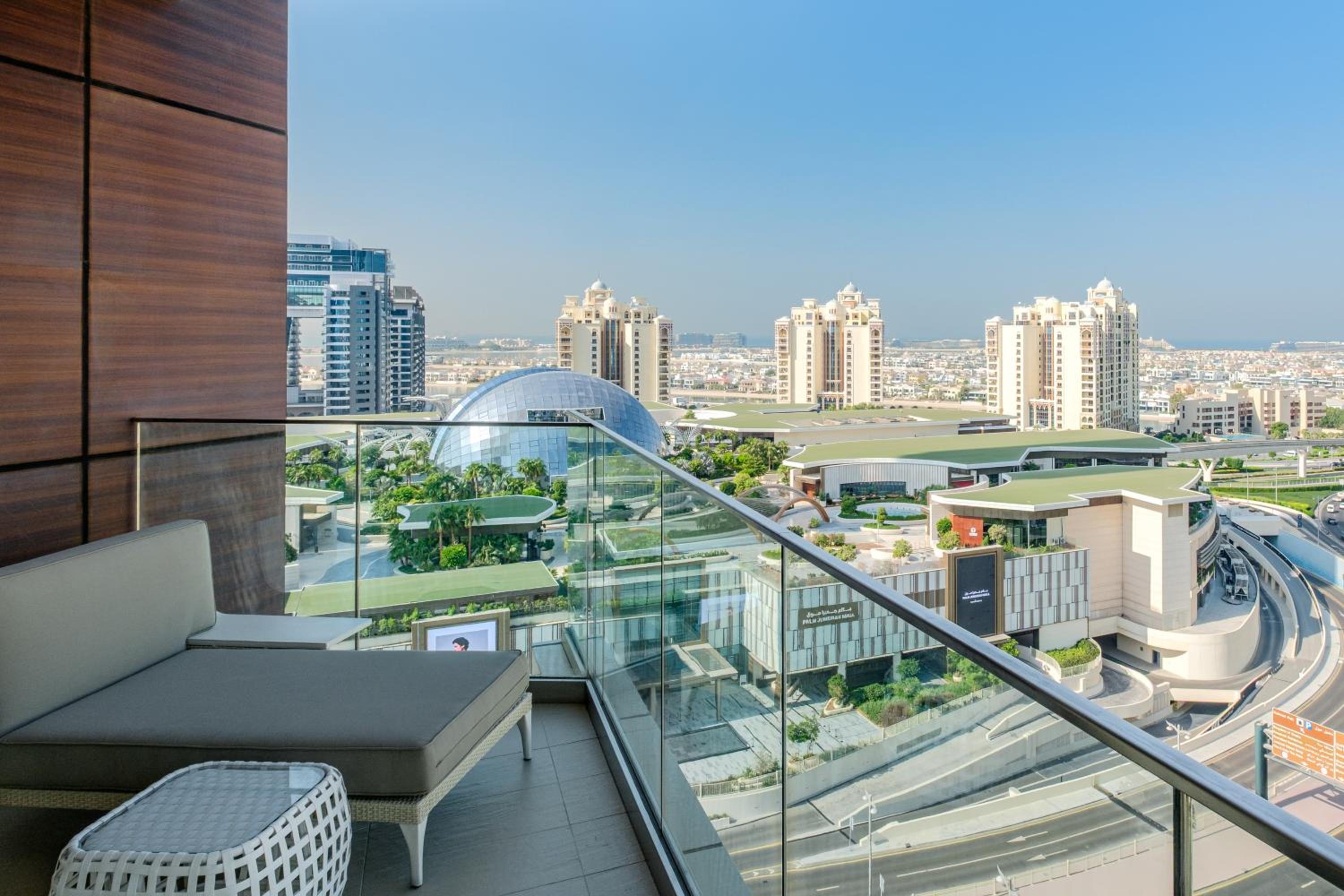 Two Bedroom Family Suite with Kitchen 20% off Food and Beverage, Palm Jumeirah Mall Access photo 2