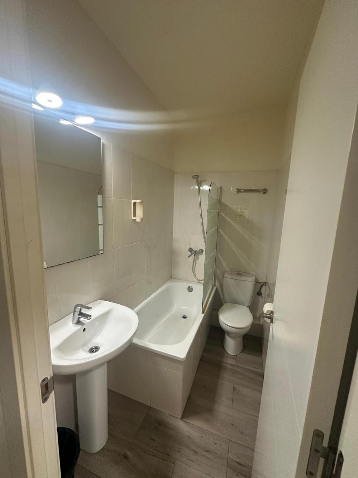 Standard Twin Room photo 2