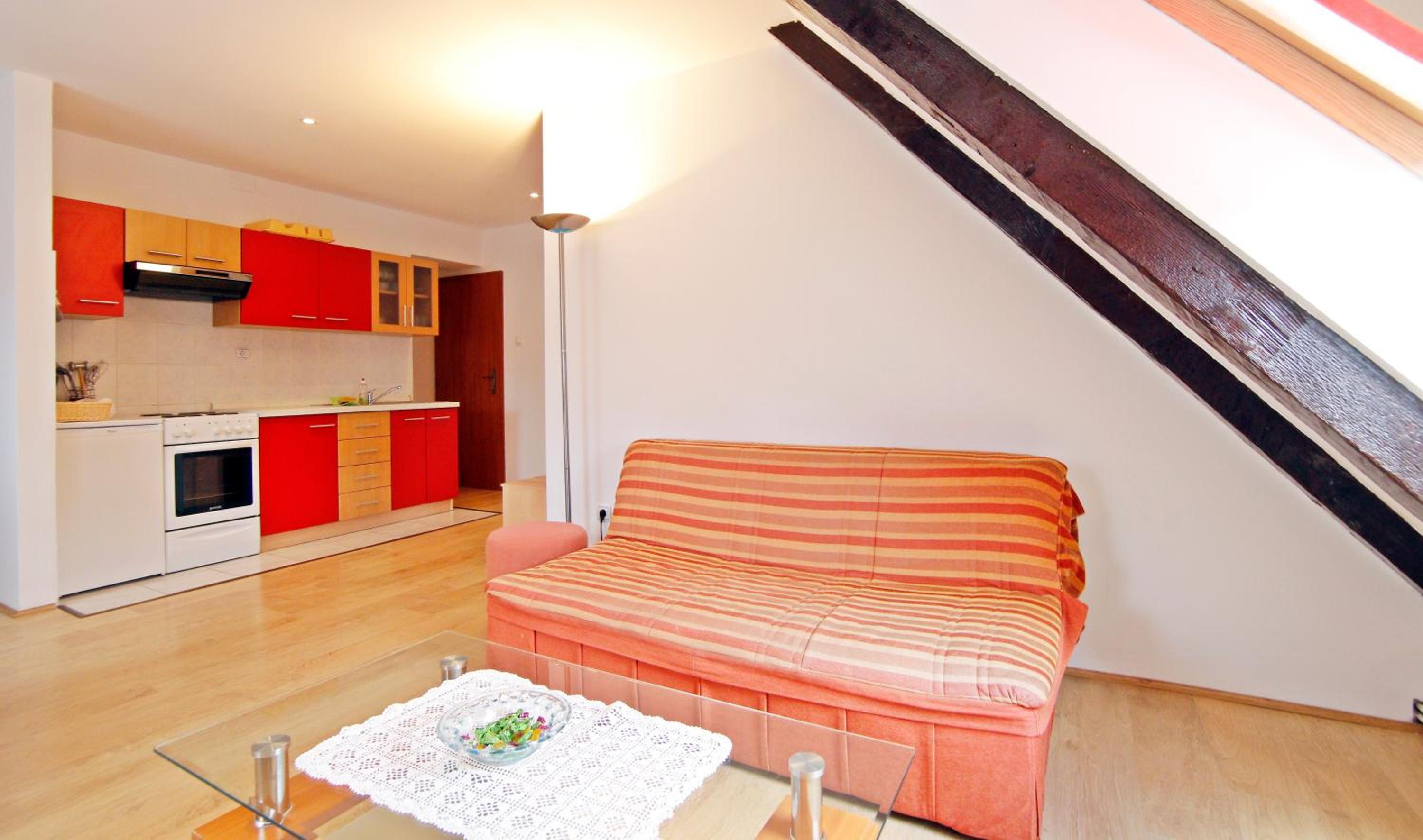 One-Bedroom Apartment photo 1