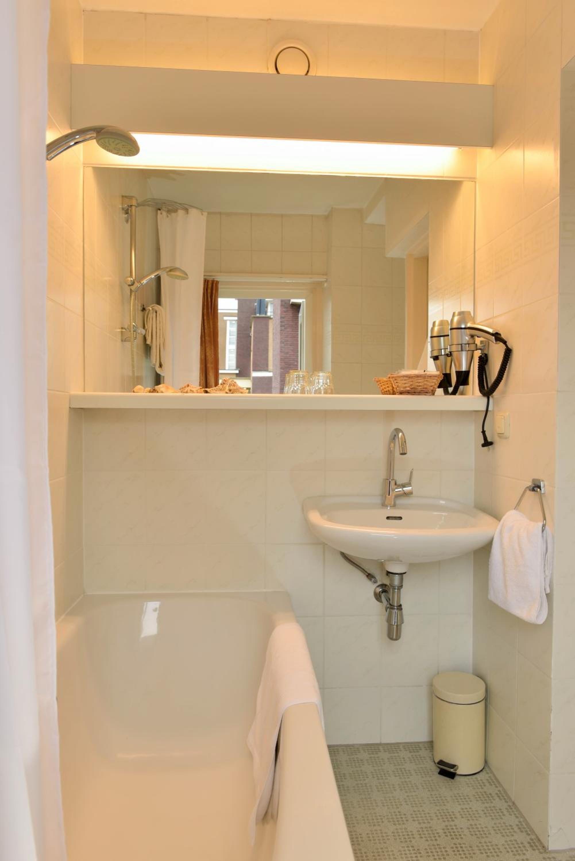 Compact Double Room photo 2