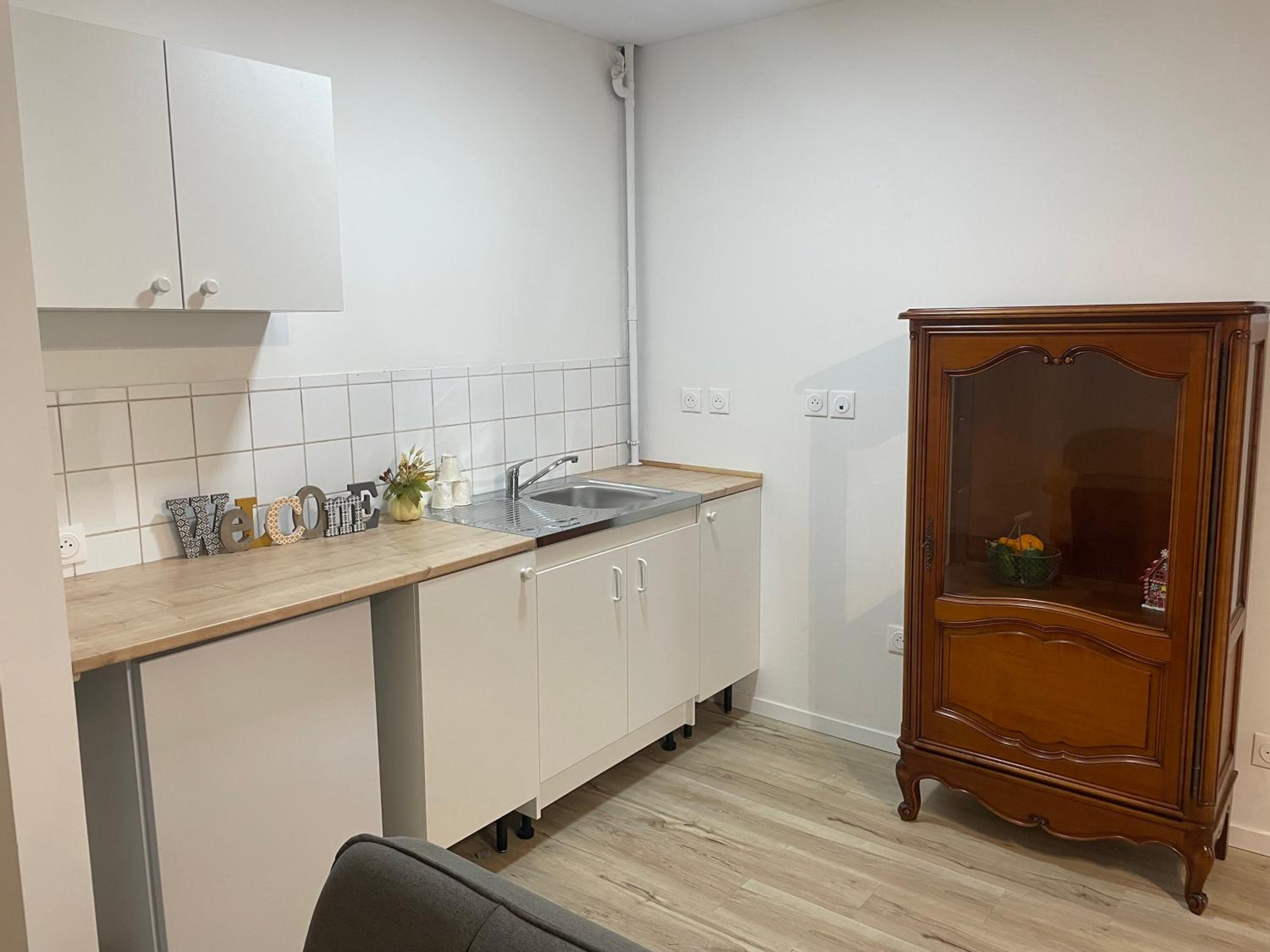 One-Bedroom Apartment - Photo 13