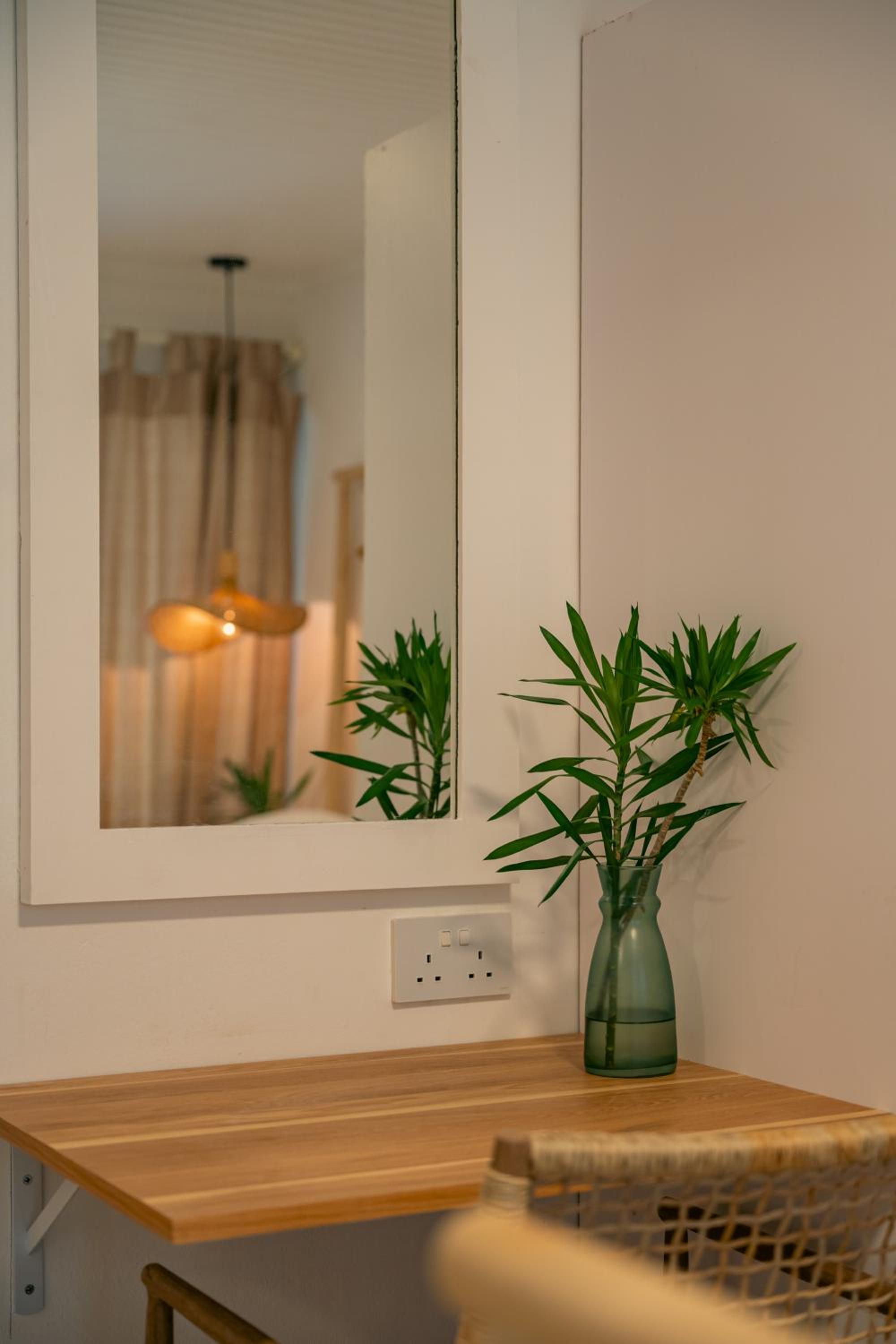 Family room with kitchenette photo 3