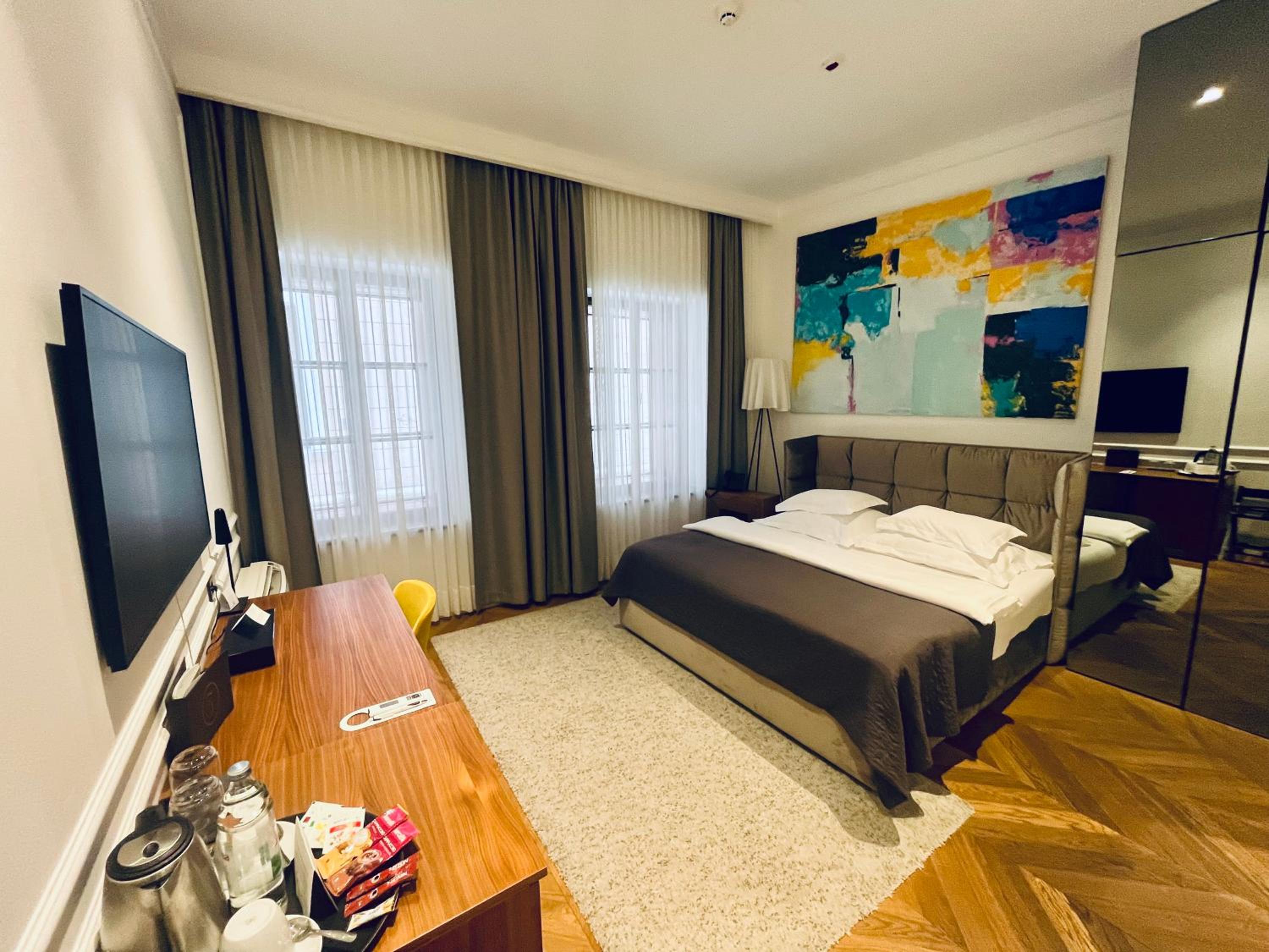 Standard King Room photo 1