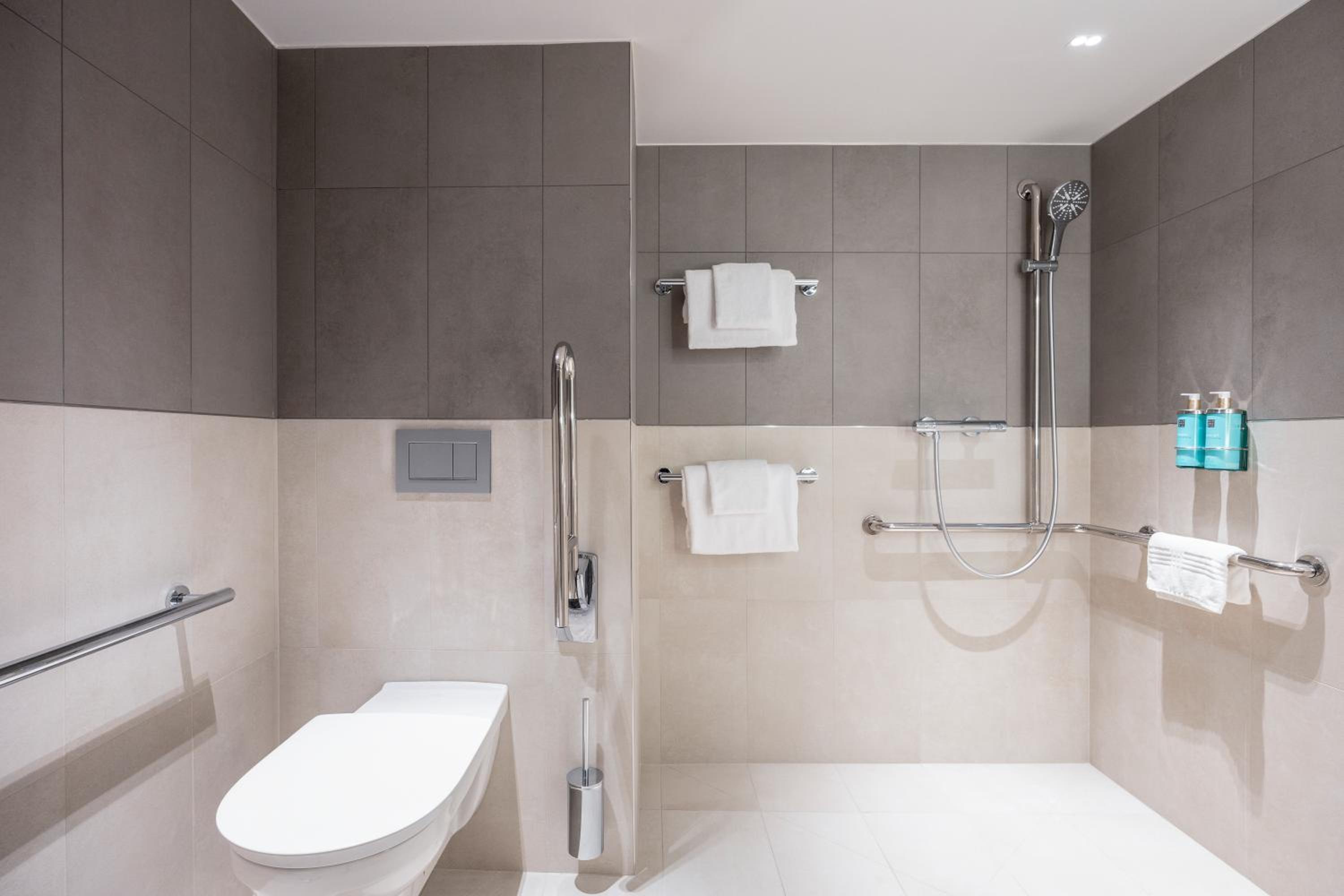 Standard Double Room - Disability Access thumbnail 6