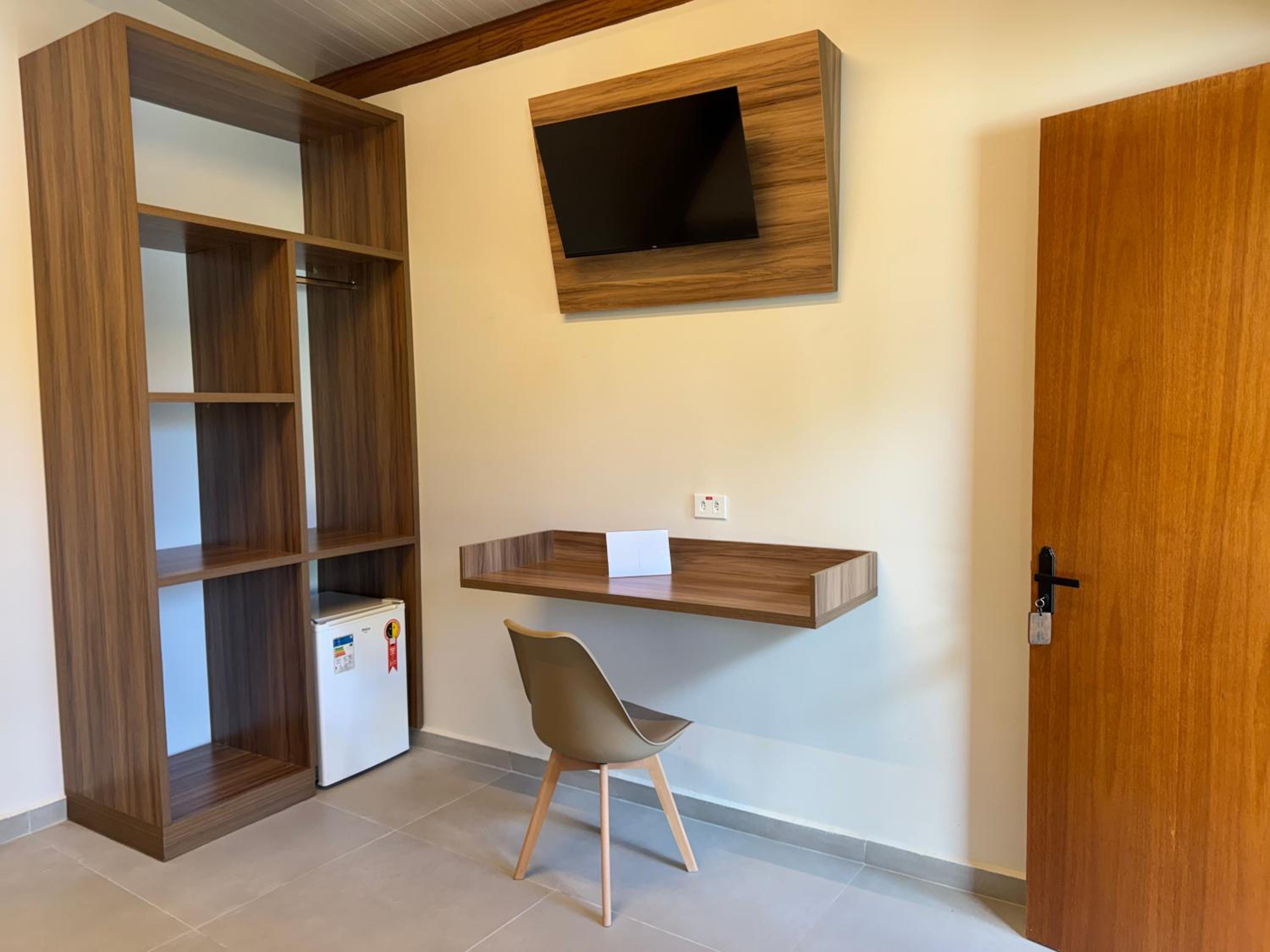 Queen Room - Disability Access photo 2