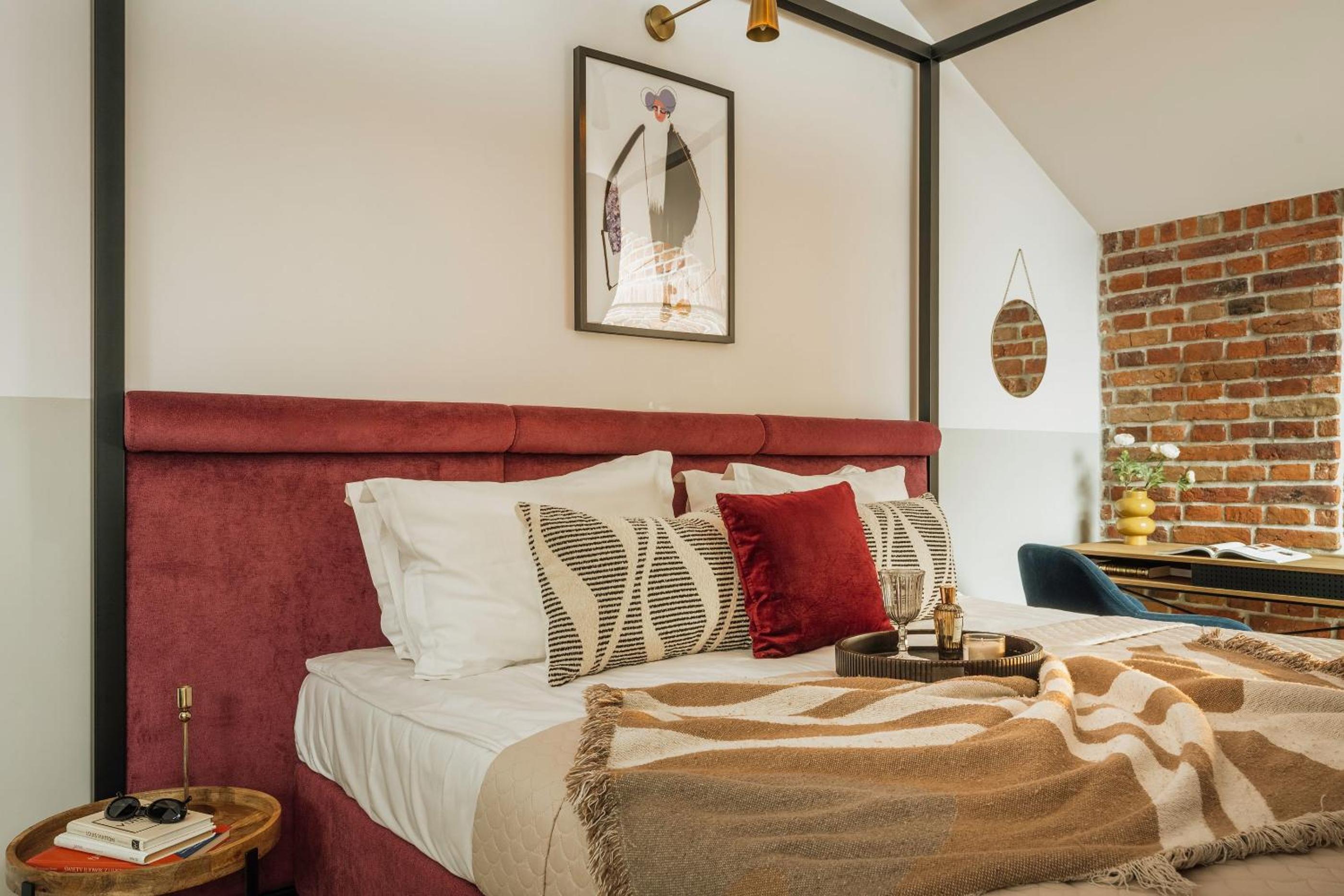 Two-Bedroom Apartment with City View photo 2