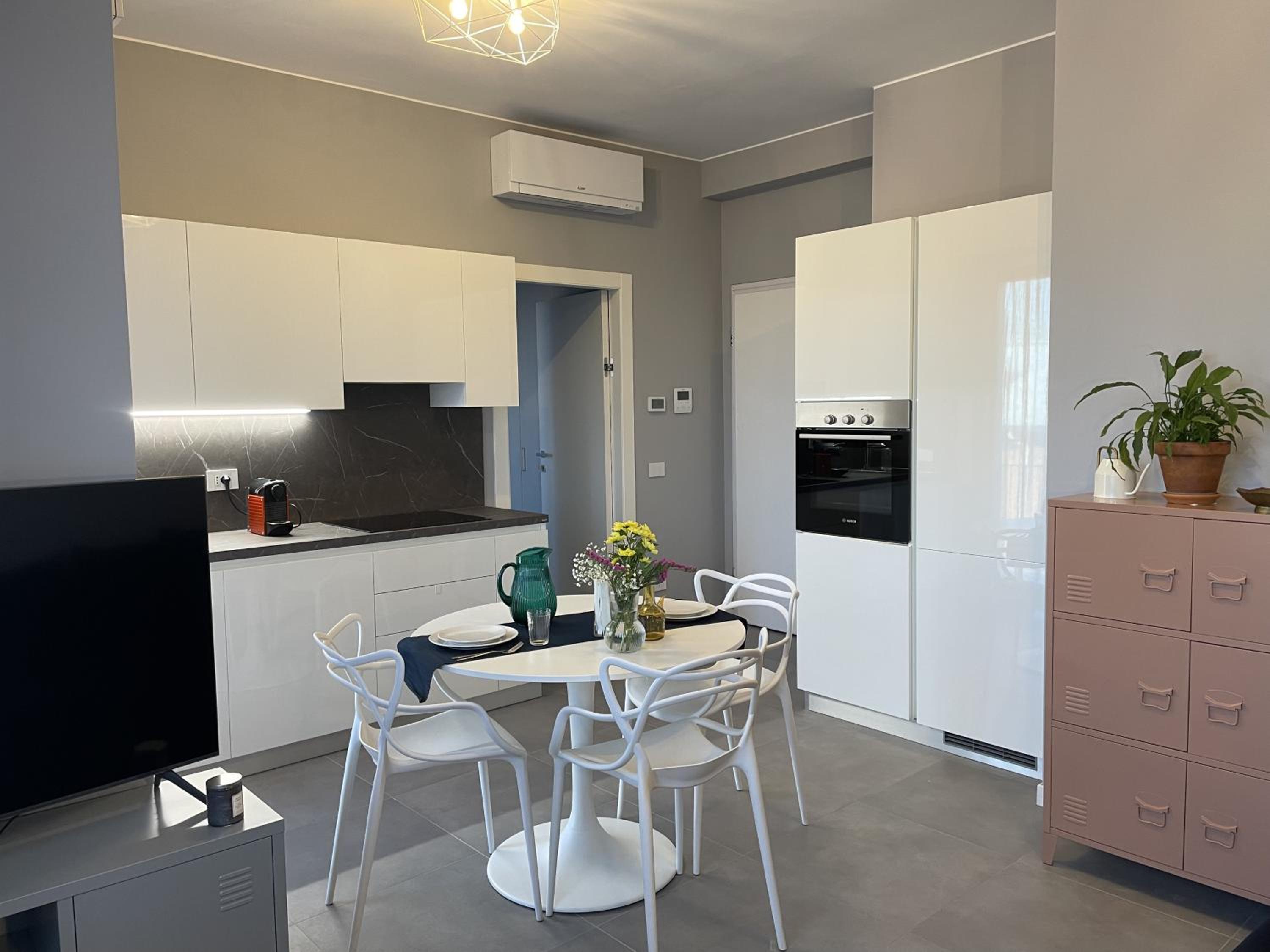 One-Bedroom Apartment photo 2